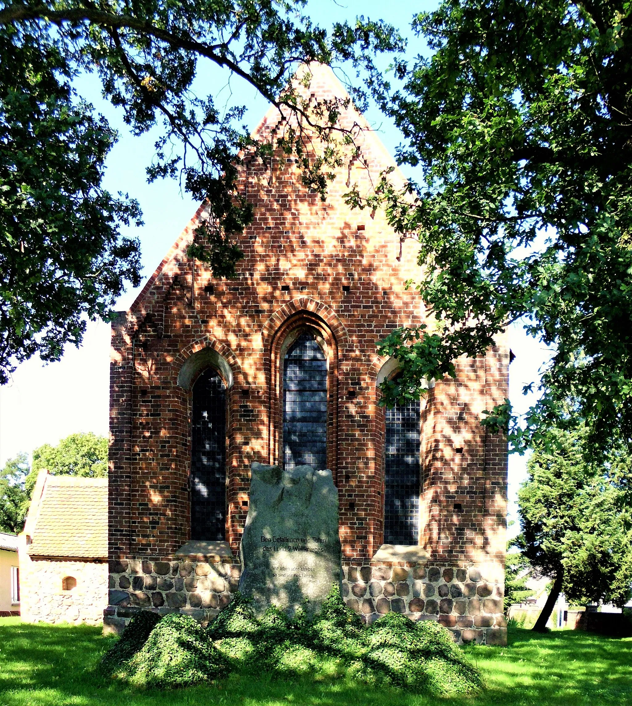 Photo showing: Rückseite der Dorfkirche in Quitzow