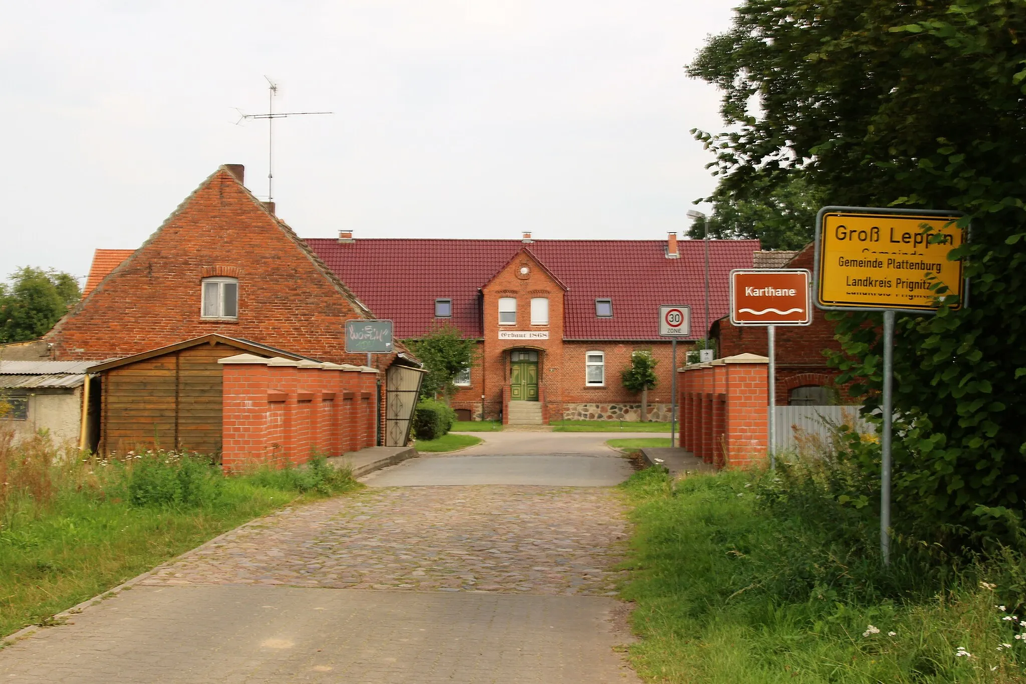 Photo showing: Westlicher Ortseingang