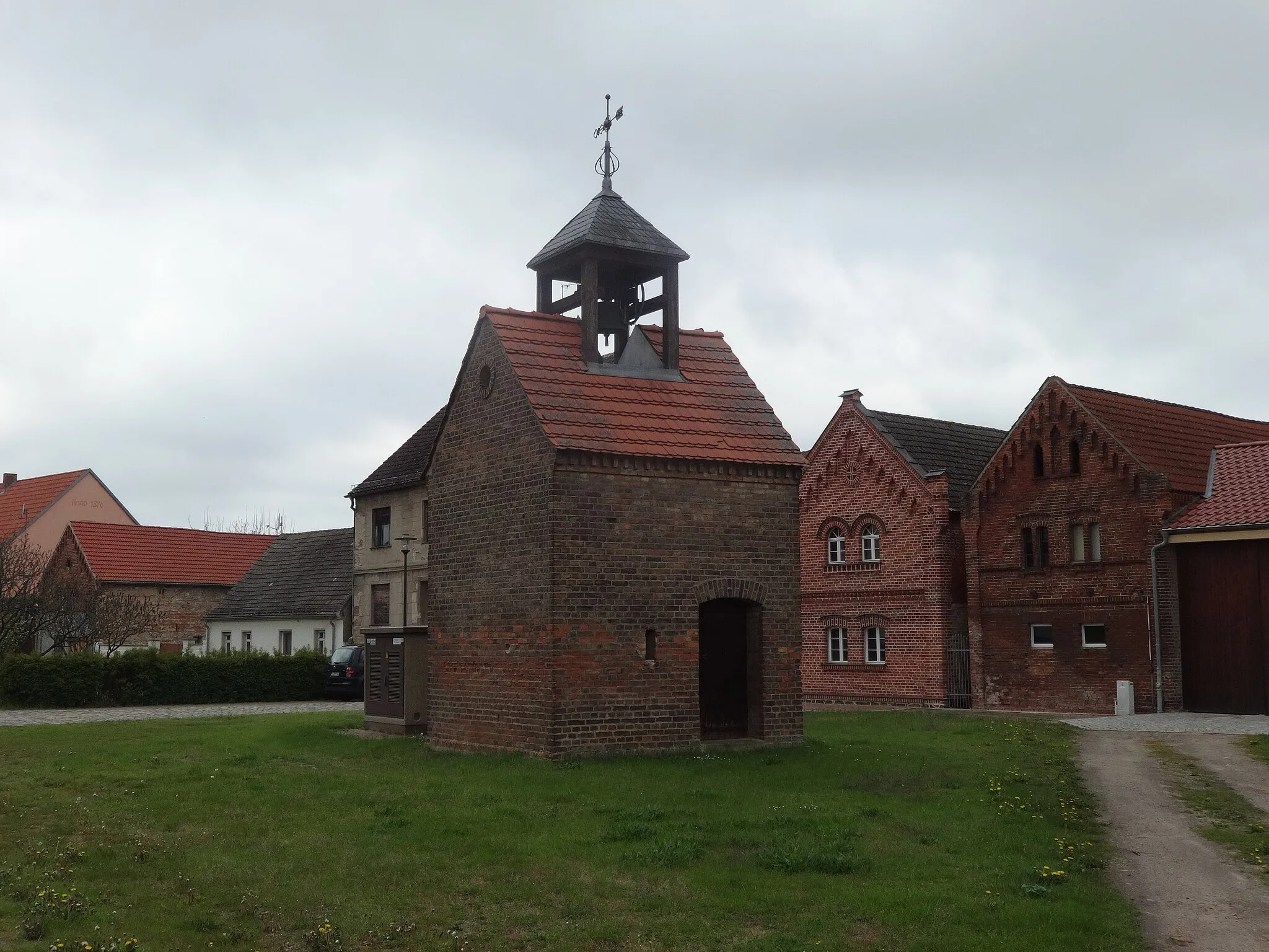 Photo showing: Denkmalgeschützter Glockenturm auf dem Dorfanger in Zülichendorf, Gemeinde Nuthe-Urstromtal in Brandenburg