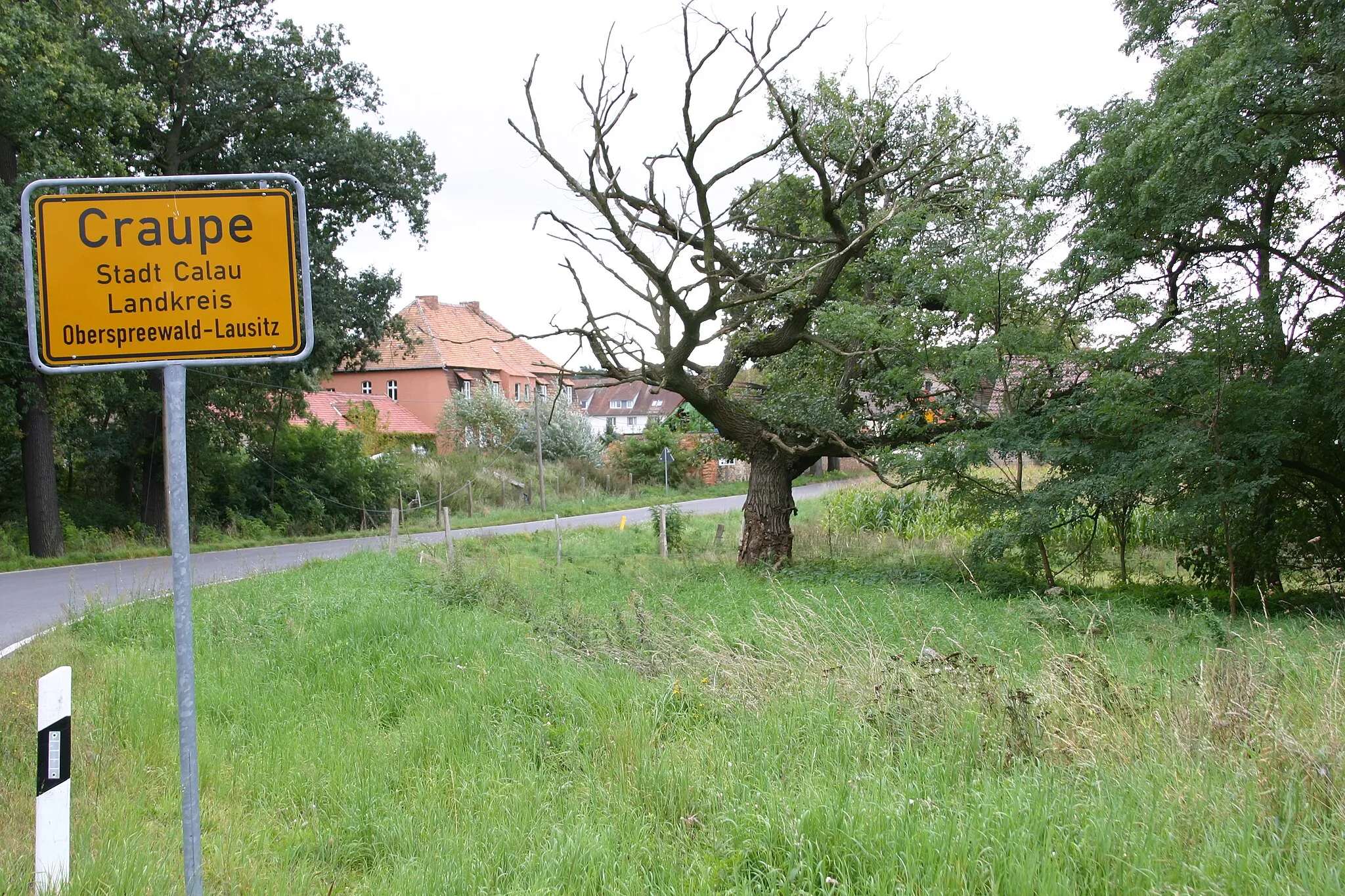 Photo showing: Craupe - Ortseingang mit ehemaligem Gutshaus.