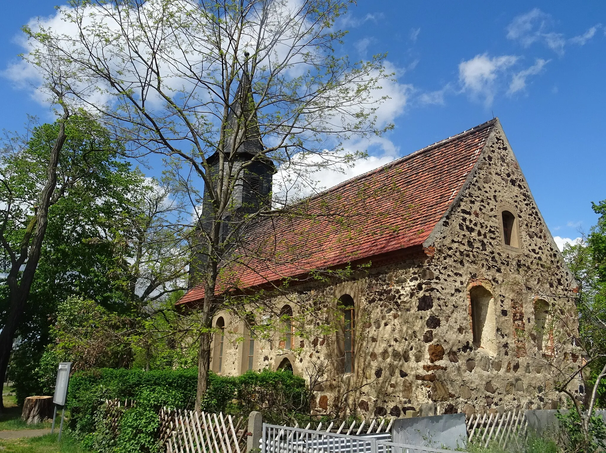 Photo showing: Dorfkirche Knippelsdorf,Ansicht von Südosten