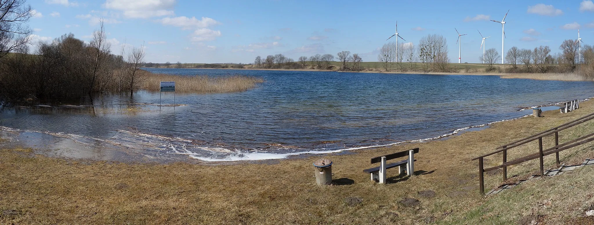 Photo showing: South-eastern view of the beach  in Lützlow , Gramzow municipality , Uckermark district, Brandenburg state, Germany