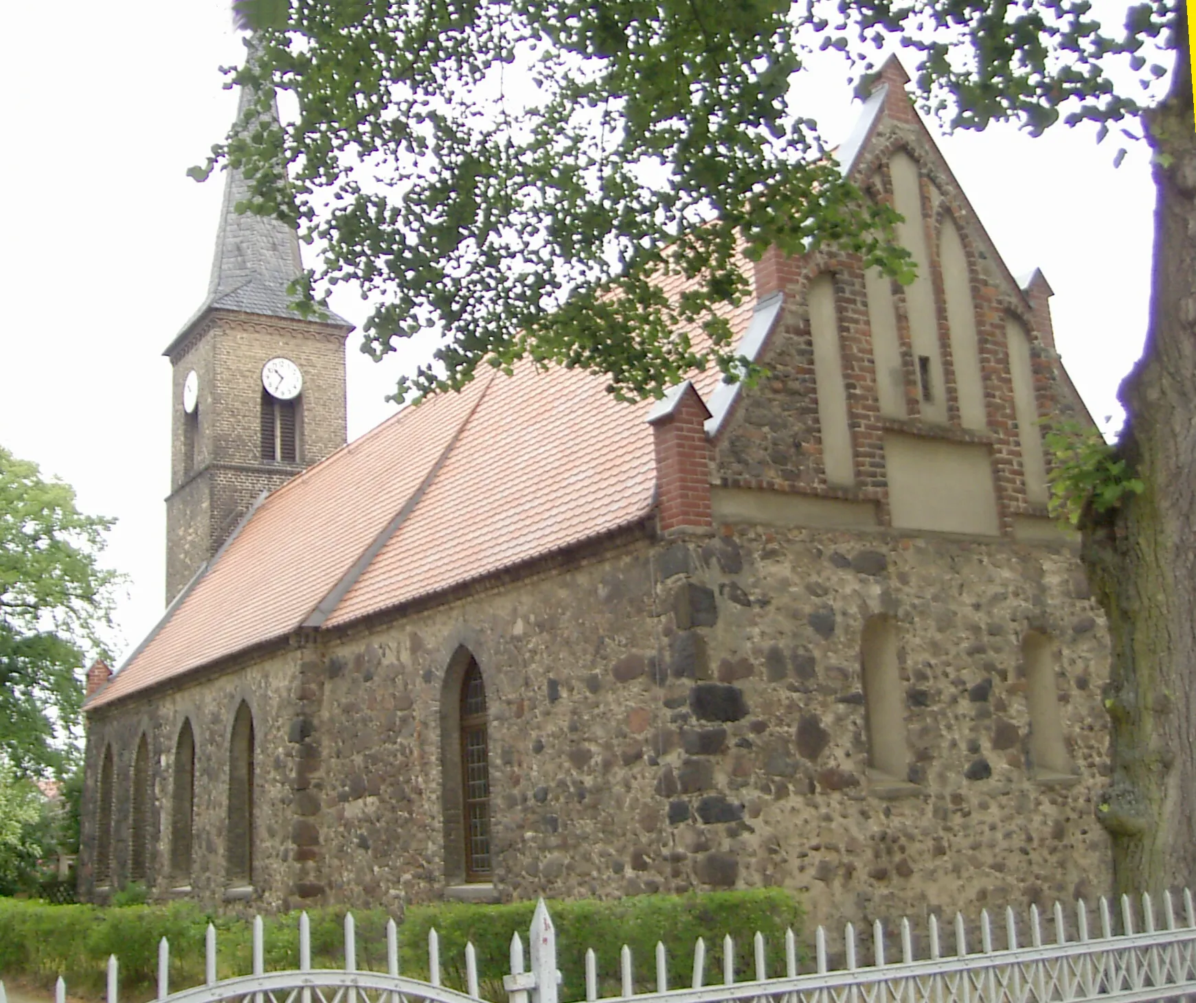 Photo showing: Kirche im Rüdersdorfer Ortsteil Hennickendorf