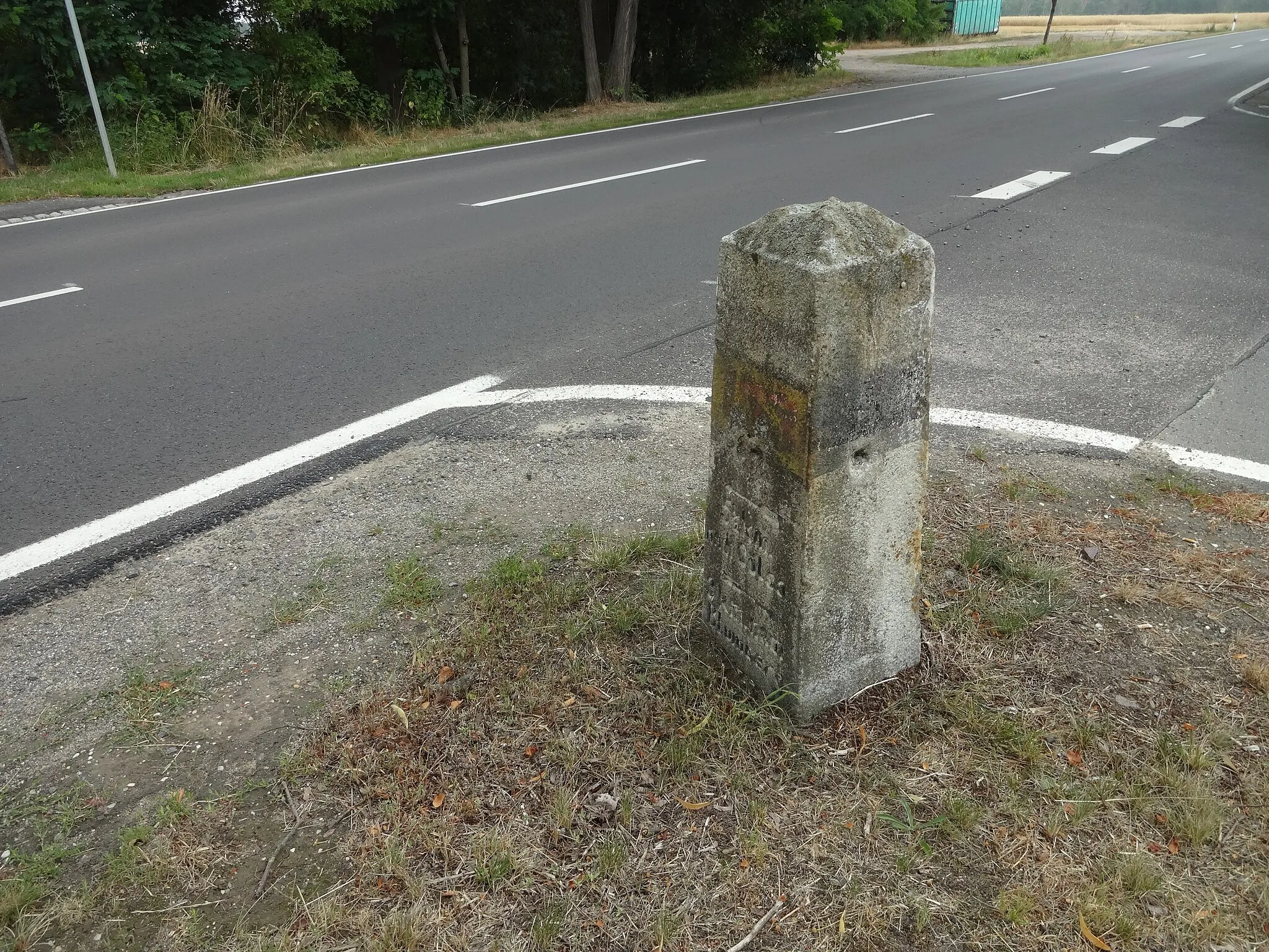 Photo showing: denkmalgeschützter Wegestein in Kötten (Gemeinde Arzberg)