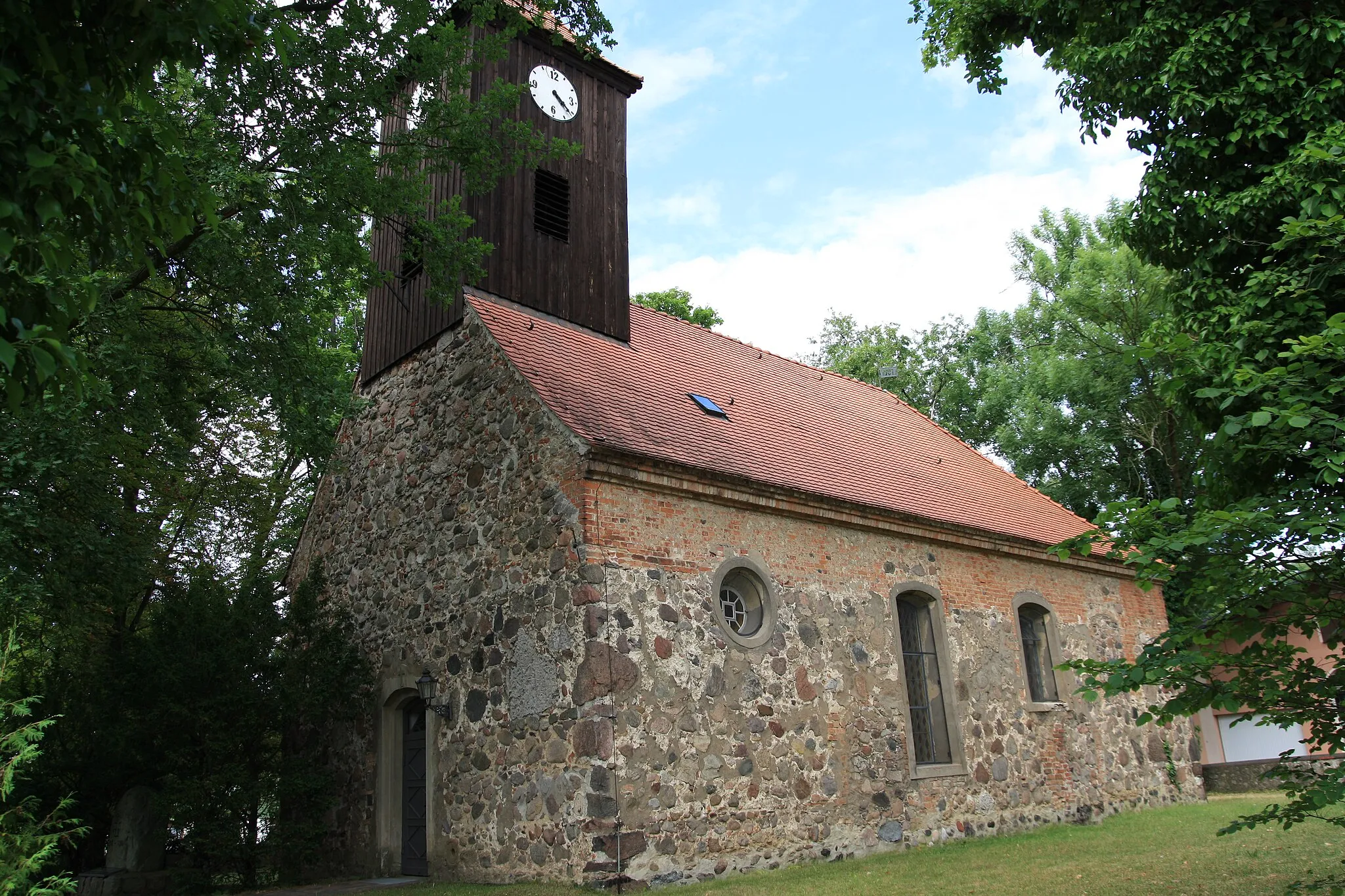 Photo showing: Village church in Miersdorf, Zeuthen.