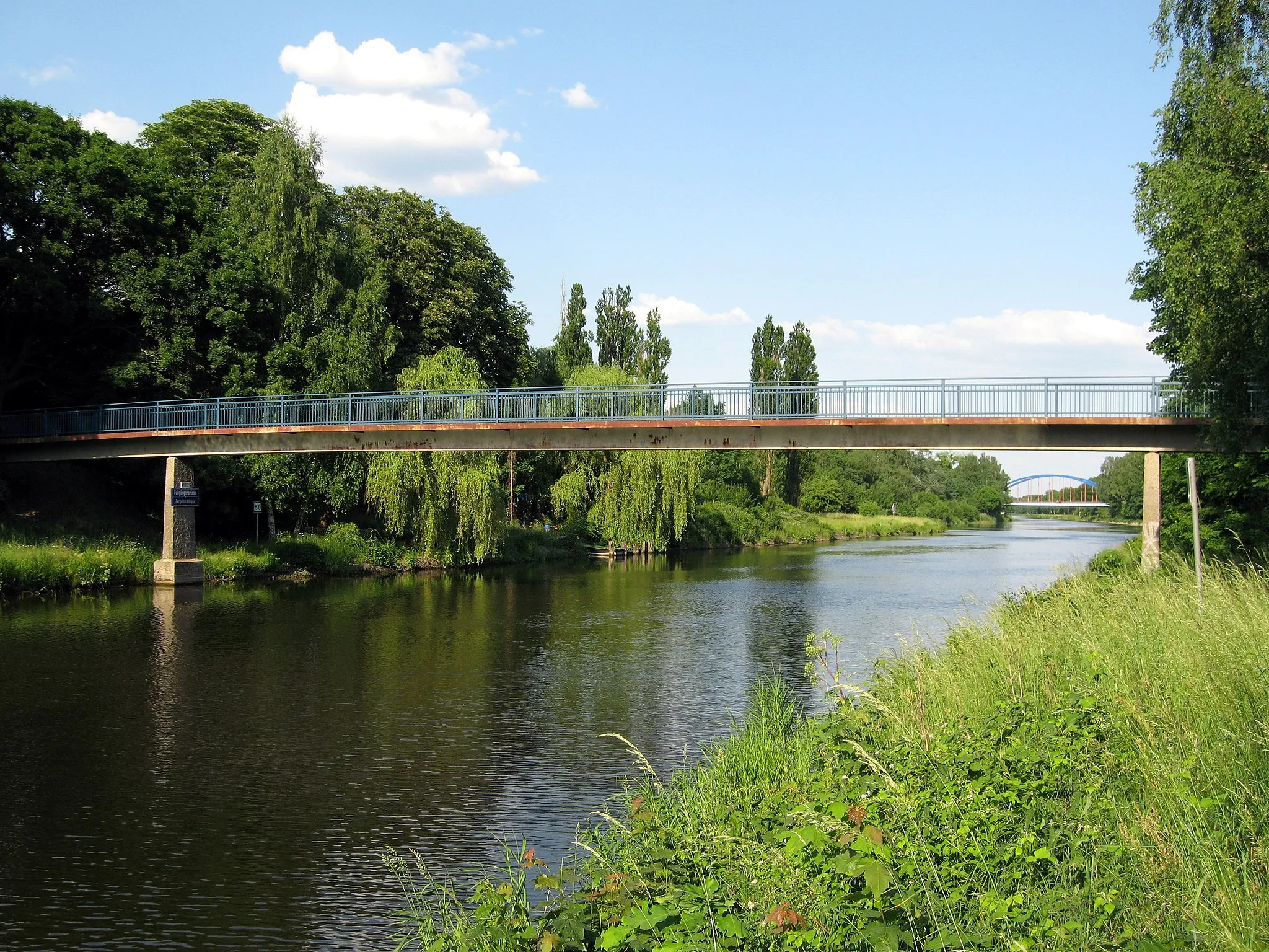 Photo showing: Fußgängerbrücke über den Oder-Havel-Kanal in Zerpenschleuse, Gemeinde Wandlitz, Landkreis Barnim, Land Brandenburg, Deutschland.
