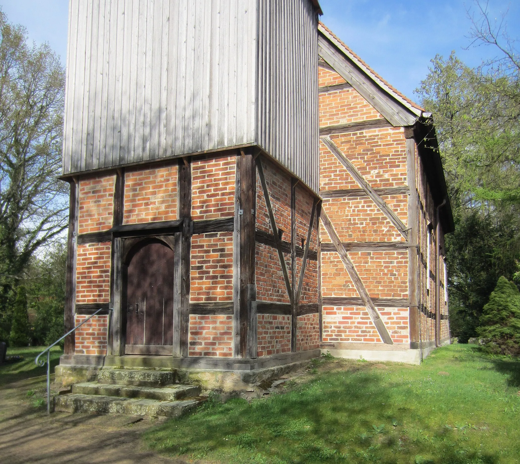 Photo showing: Falkenberg/Elster, Ortsteil Kleinrössen, denkmalgeschützte Fachwerkkirche, Ansicht von Westen