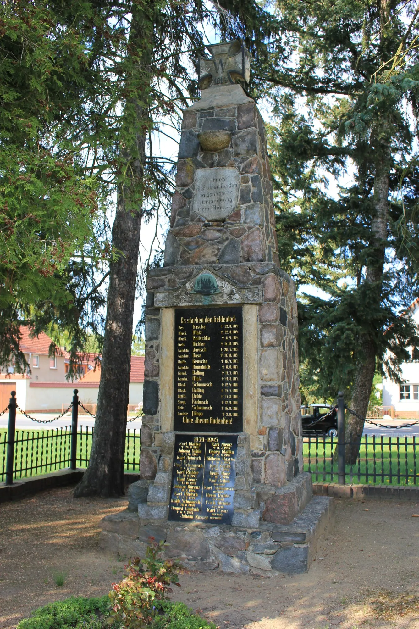 Photo showing: Pomnik za padnjenych swětoweju wójnow na Horach.