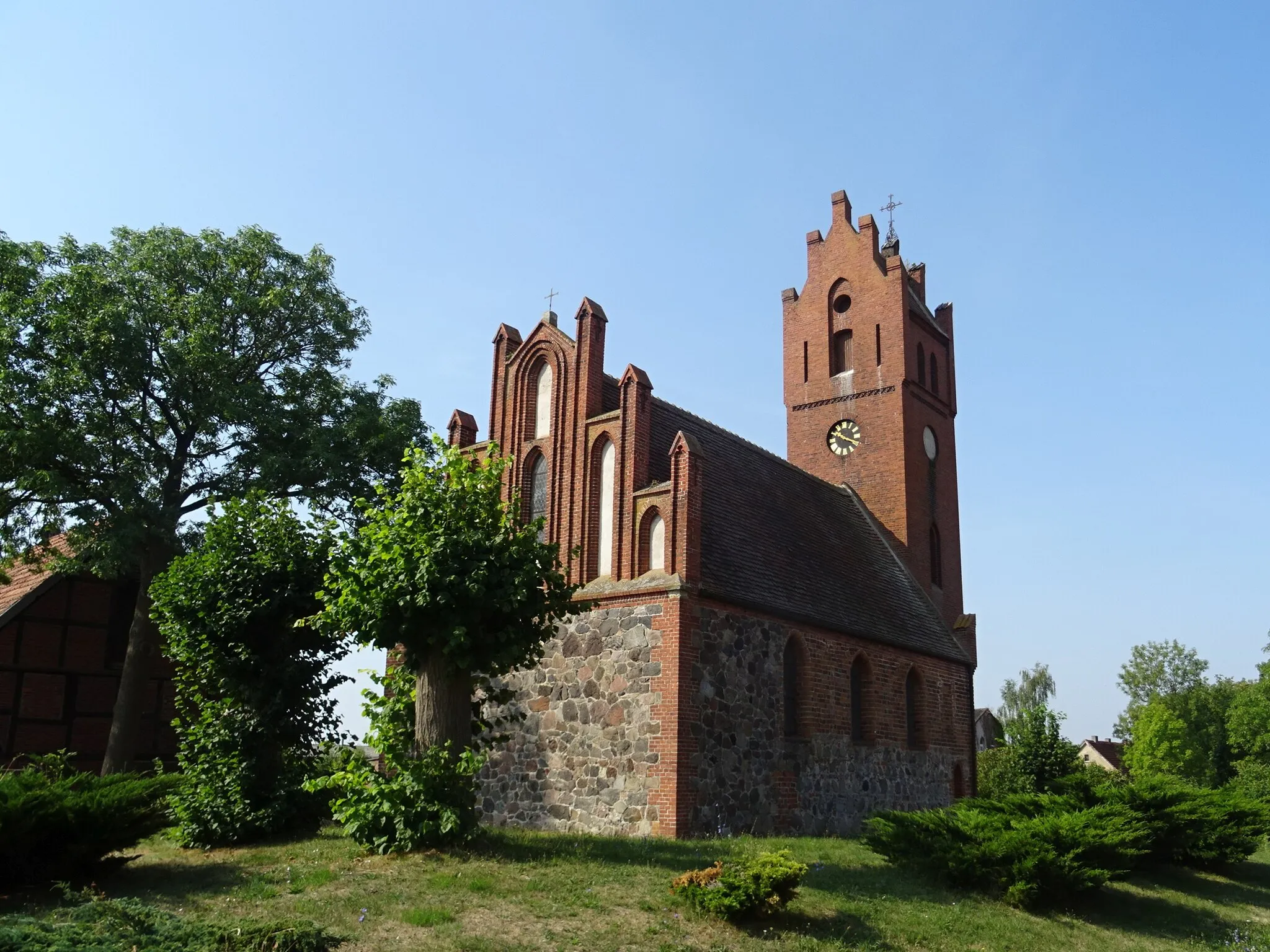 Photo showing: Toppel, denkmalgeschützte Kirche