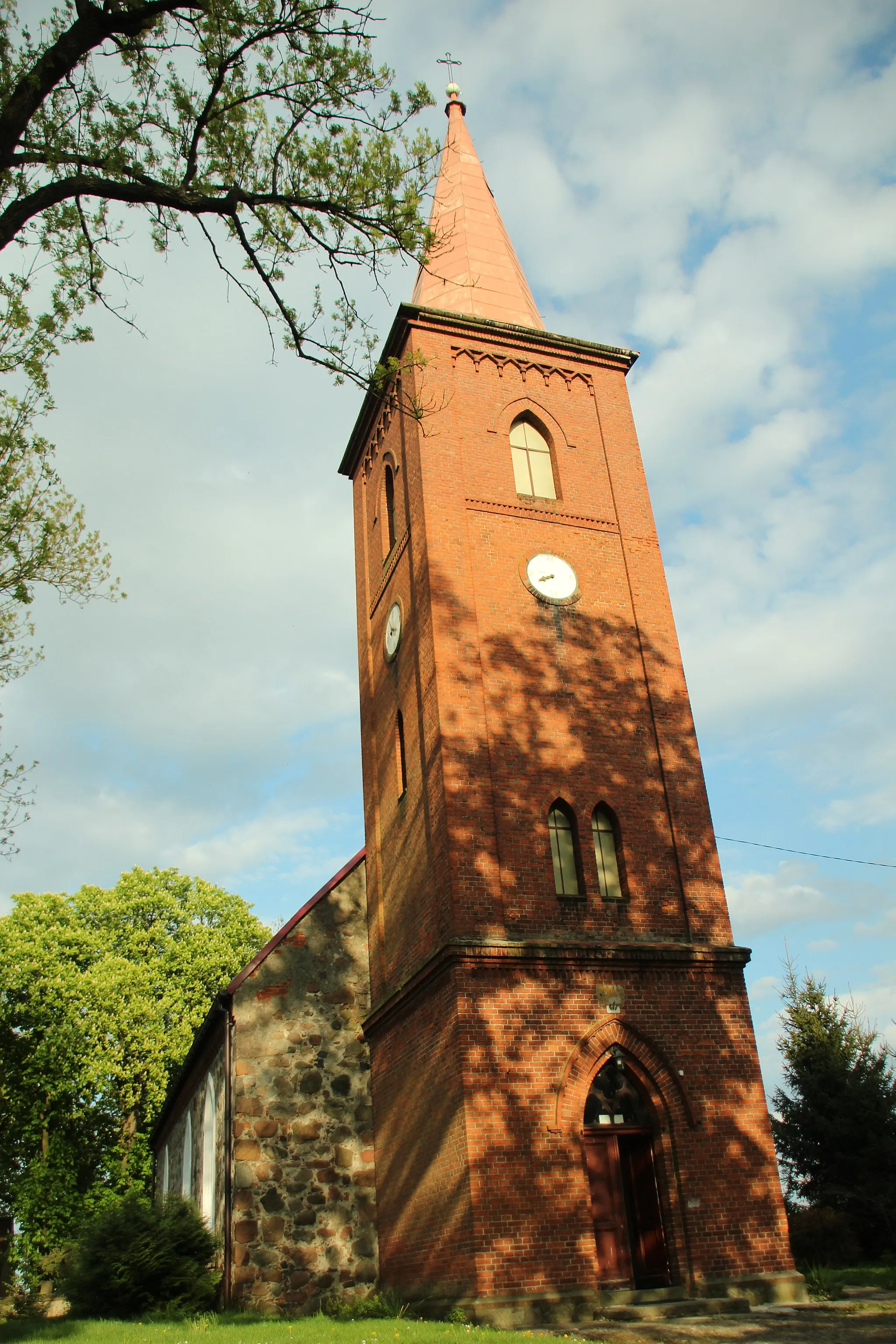 Photo showing: Mielno Pyrzyckie - rzymskokatolicki kościół filialny p.w. św. Stanisława Kostki