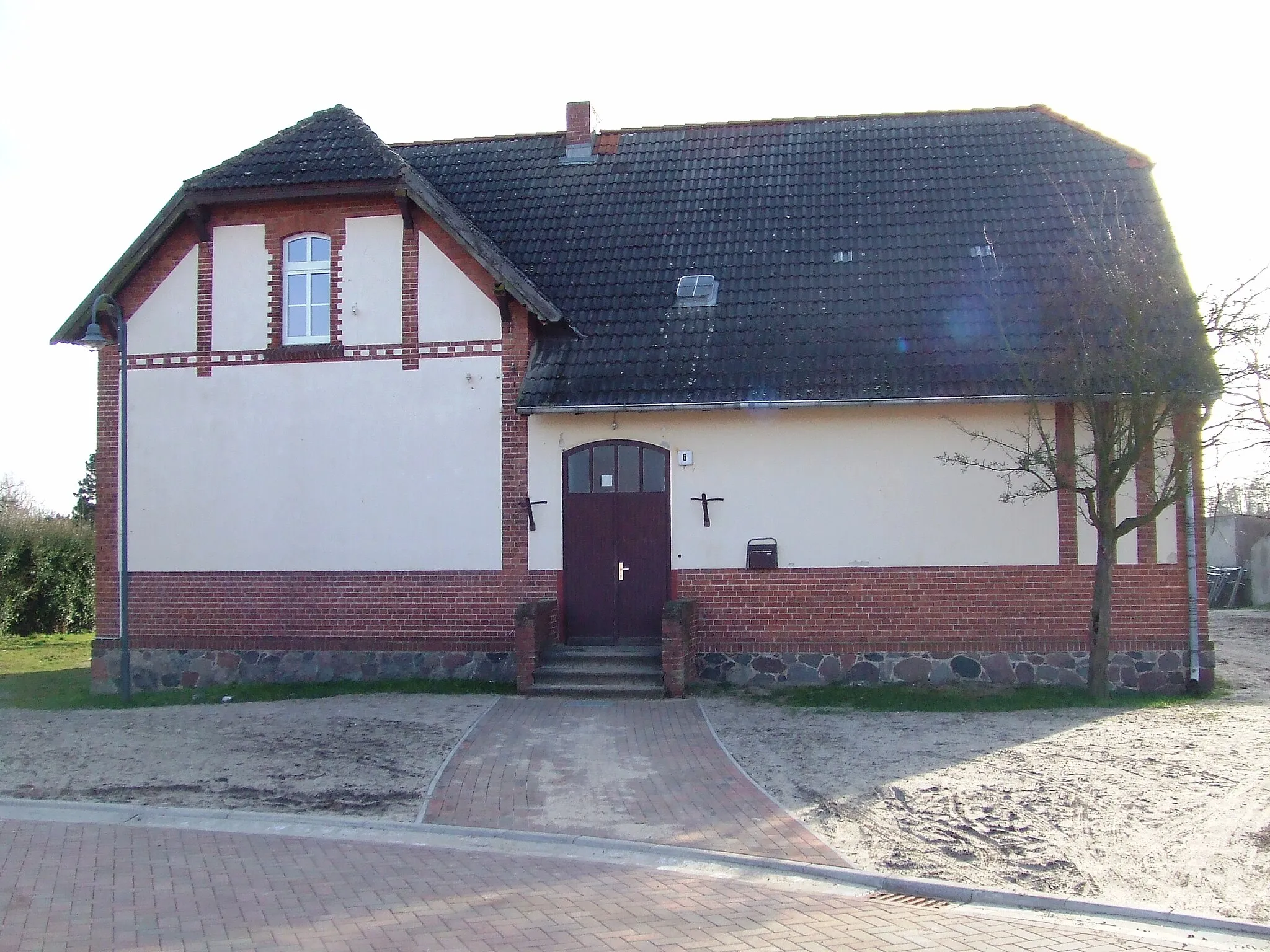 Photo showing: Bürgerhaus in Stüdenitz, Deutschland.