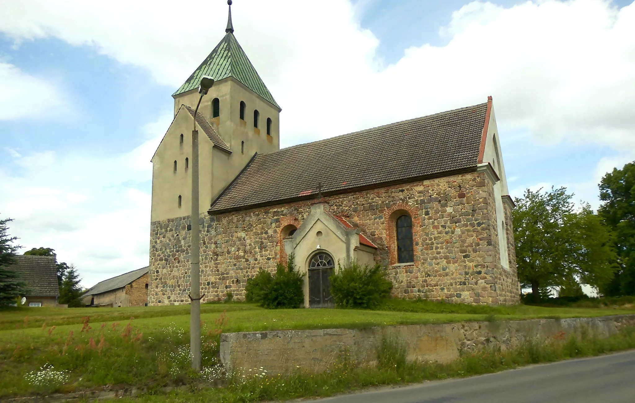 Photo showing: Dorfkirche in Haßleben, Gemeinde Boitzenburger Land, Landkreis Uckermark, Deutschland