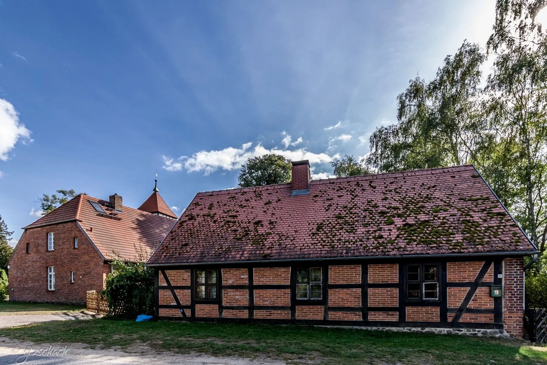 Photo showing: Kuhz Dorftrasse 22/23
Pfarrgehöft, bestehend aus Wohnhaus, Stallgebäude, Gesindehaus