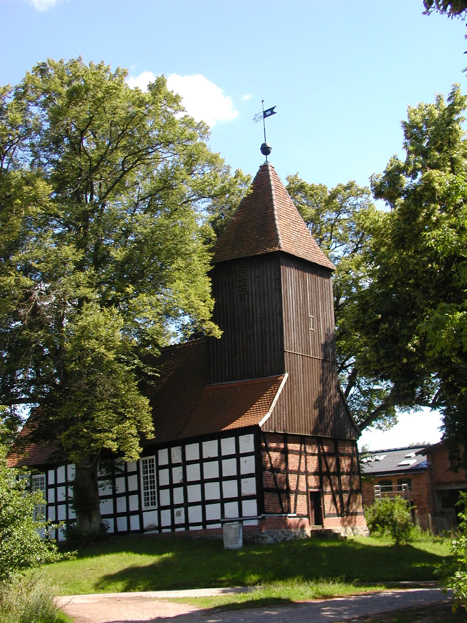 Photo showing: Fachwerkkirche von Dargersdorf (Vietmannsdorf) in der Uckermark, erbaut 1741. (eigene Fotografie)