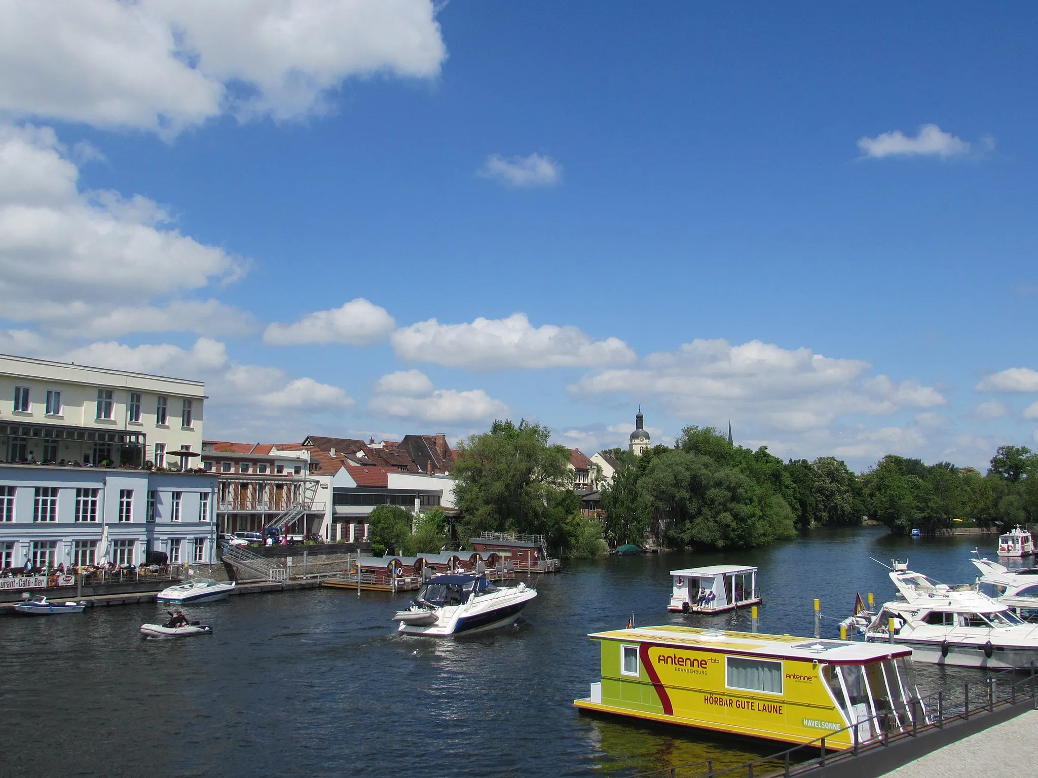 Photo showing: blick auf und über die havel zum nordufer und zur altstadt brandenburg