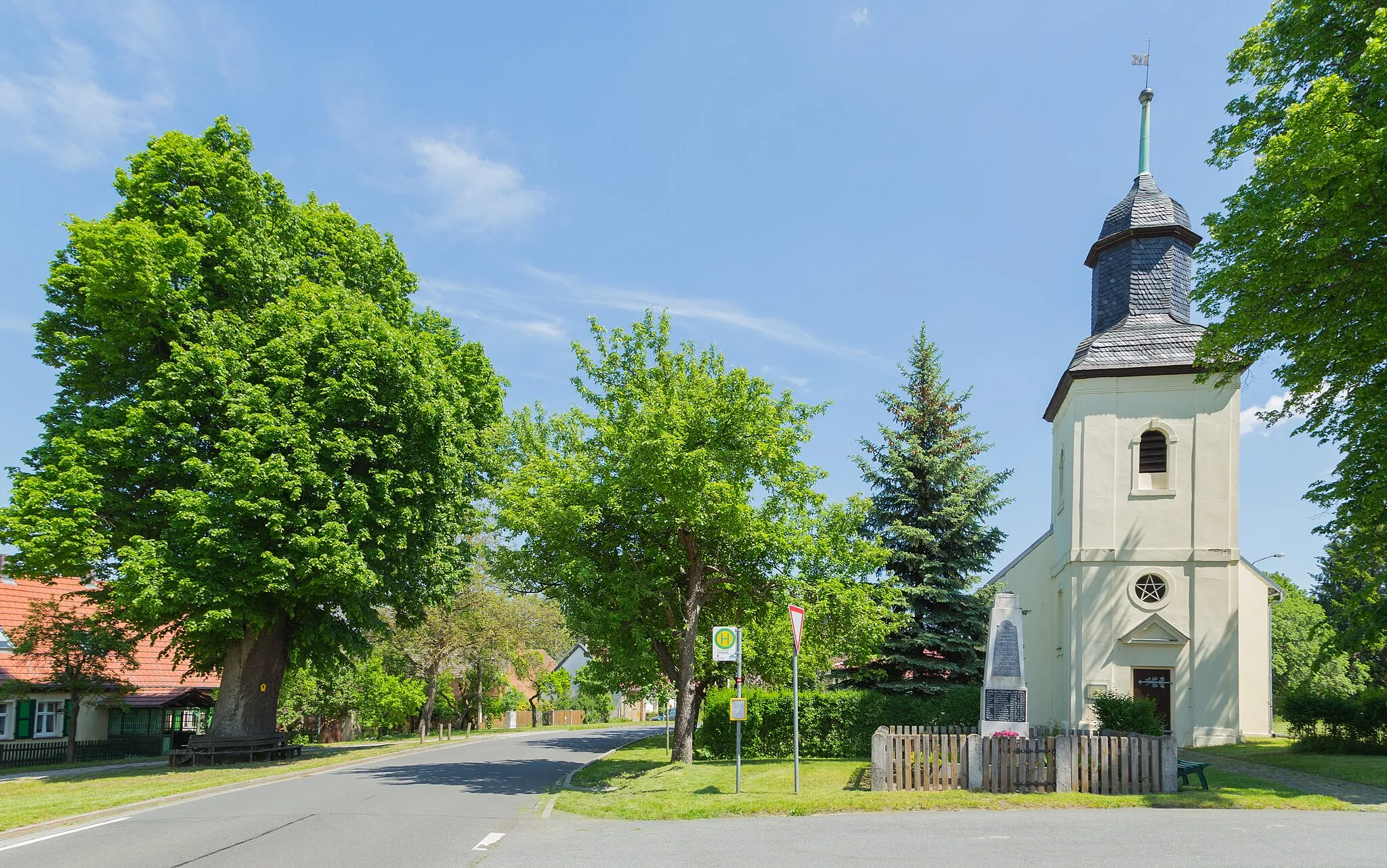 Photo showing: This is a picture of the Brandenburger Baudenkmal (cultural heritage monument) with the ID