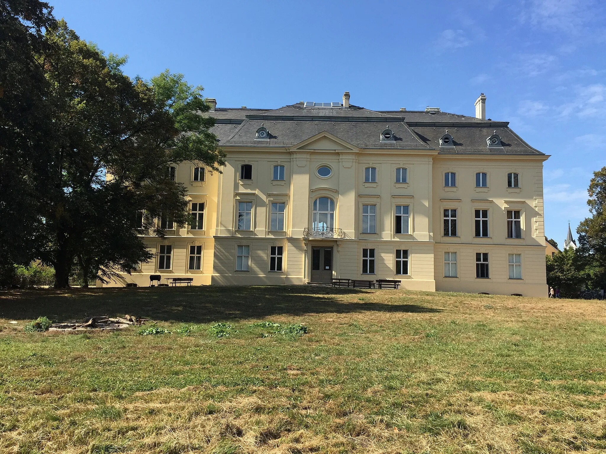 Photo showing: Schloss Trebnitz