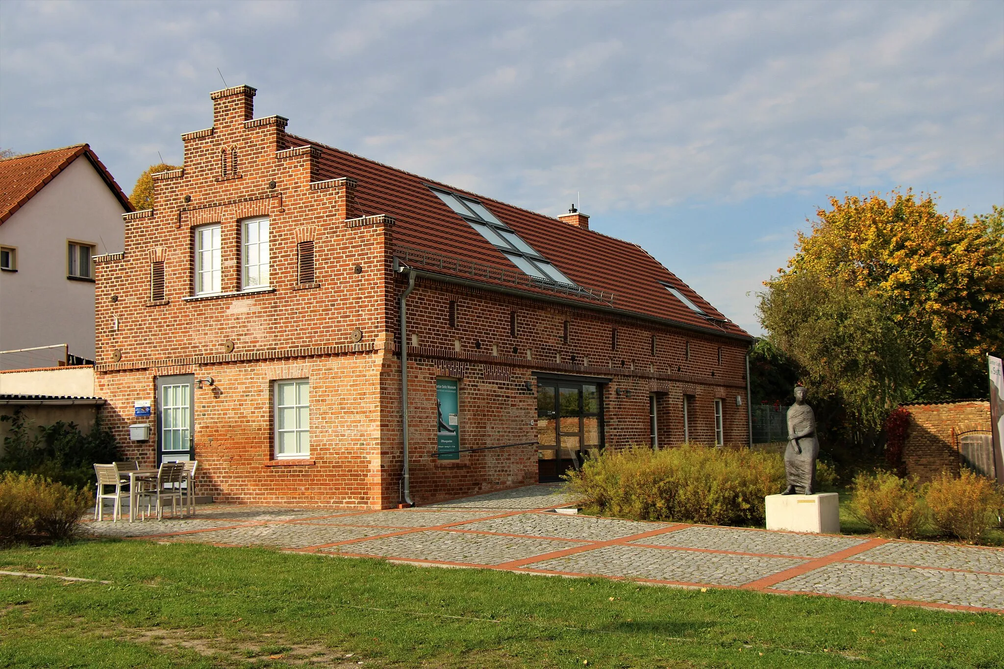 Photo showing: Gustav Seitz Museum Schloss Trebnitz