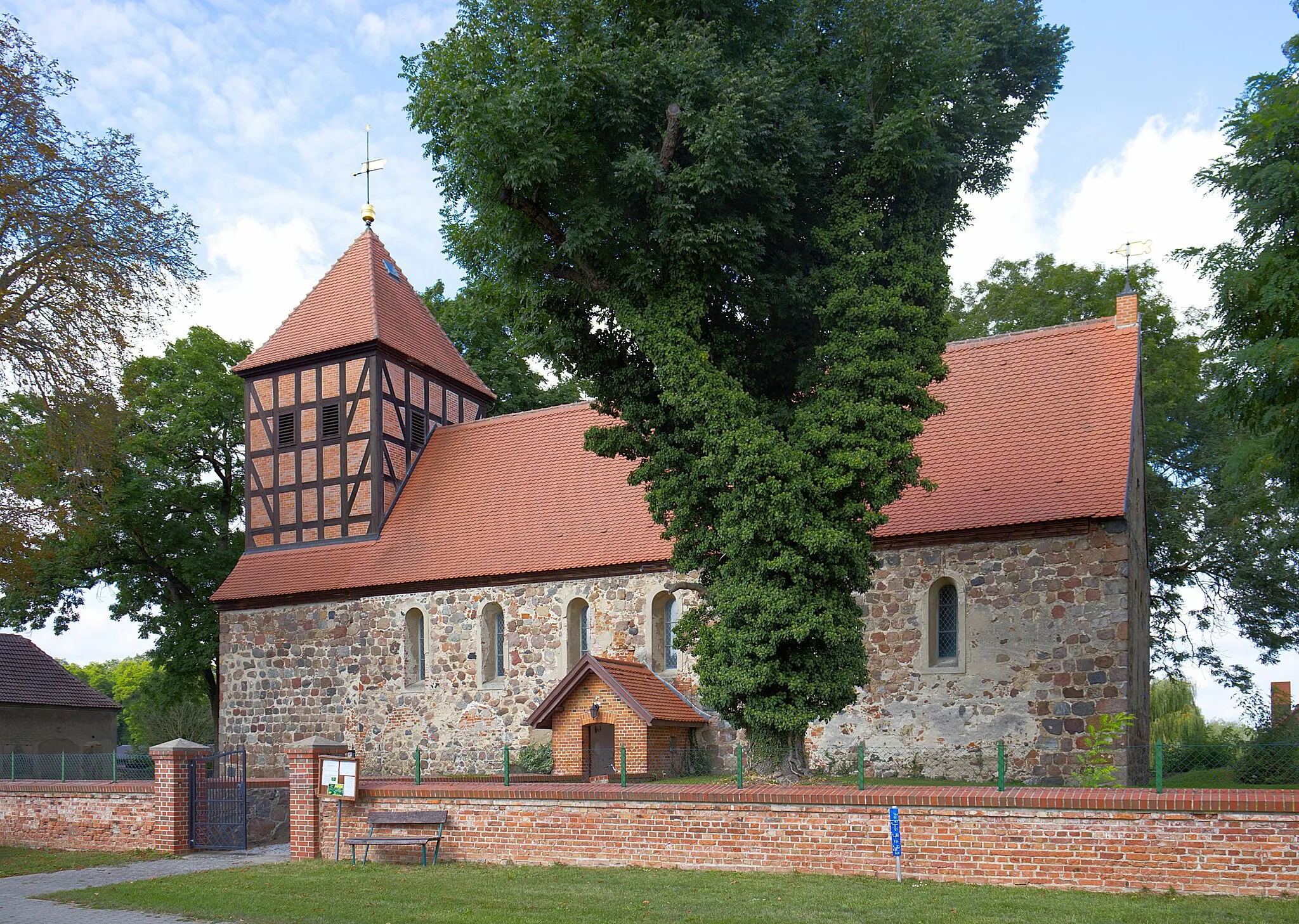Photo showing: Dorfkirche Niederlandin