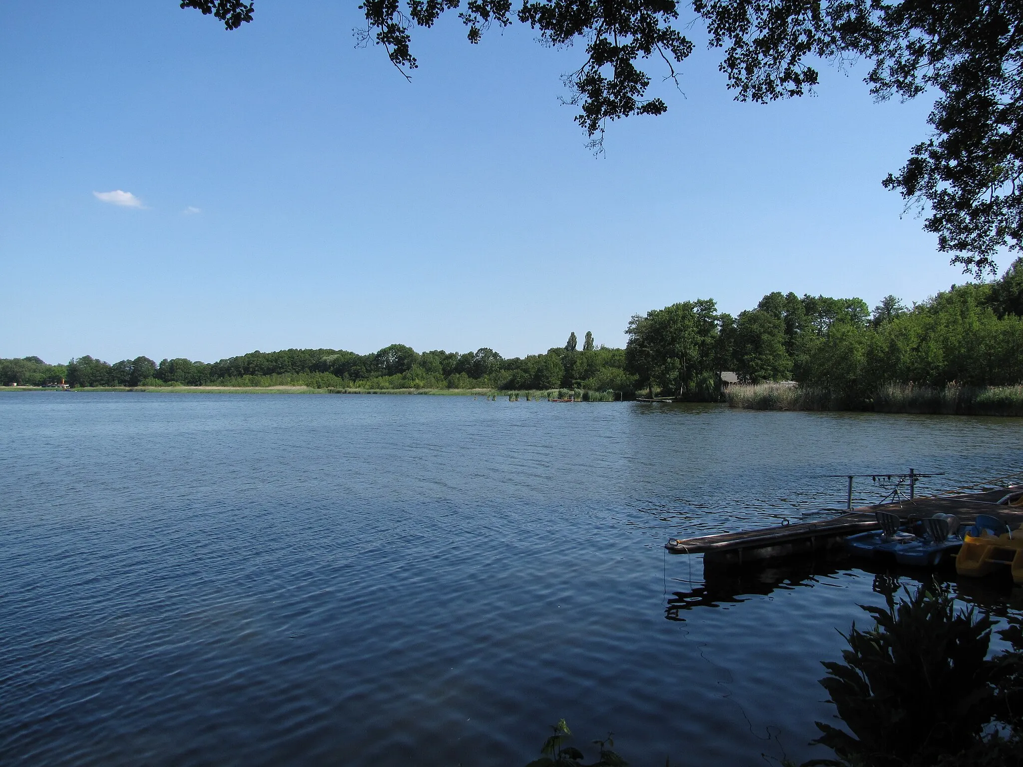 Photo showing: Blick von den Mellenseeterrassen auf den Mellensee, Ortsteil Klausdorf, Gem. Am Mellensee, Brandenburg, Deutschland