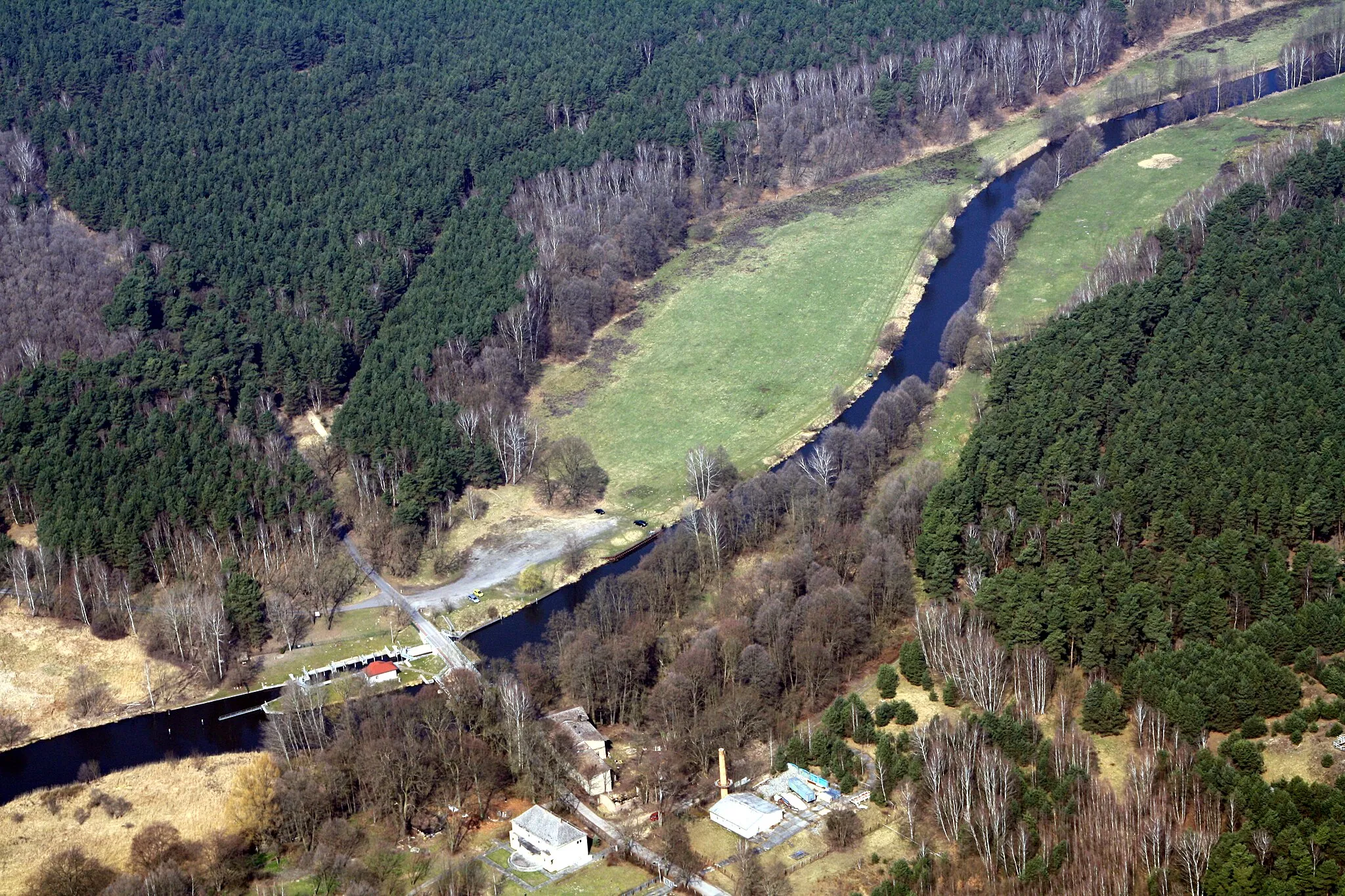 Photo showing: Hermsdorfer Mühle an der Dahme mit Schleuse.