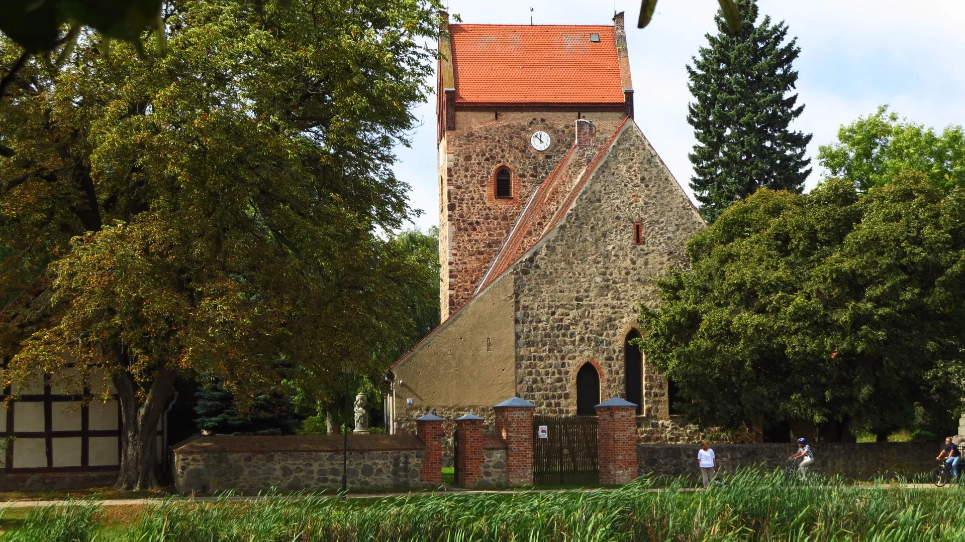 Photo showing: Blumberger Kirche, Nr. 8 in der Liste der Baudenkmale in Blumberg bei Ahrensfelde