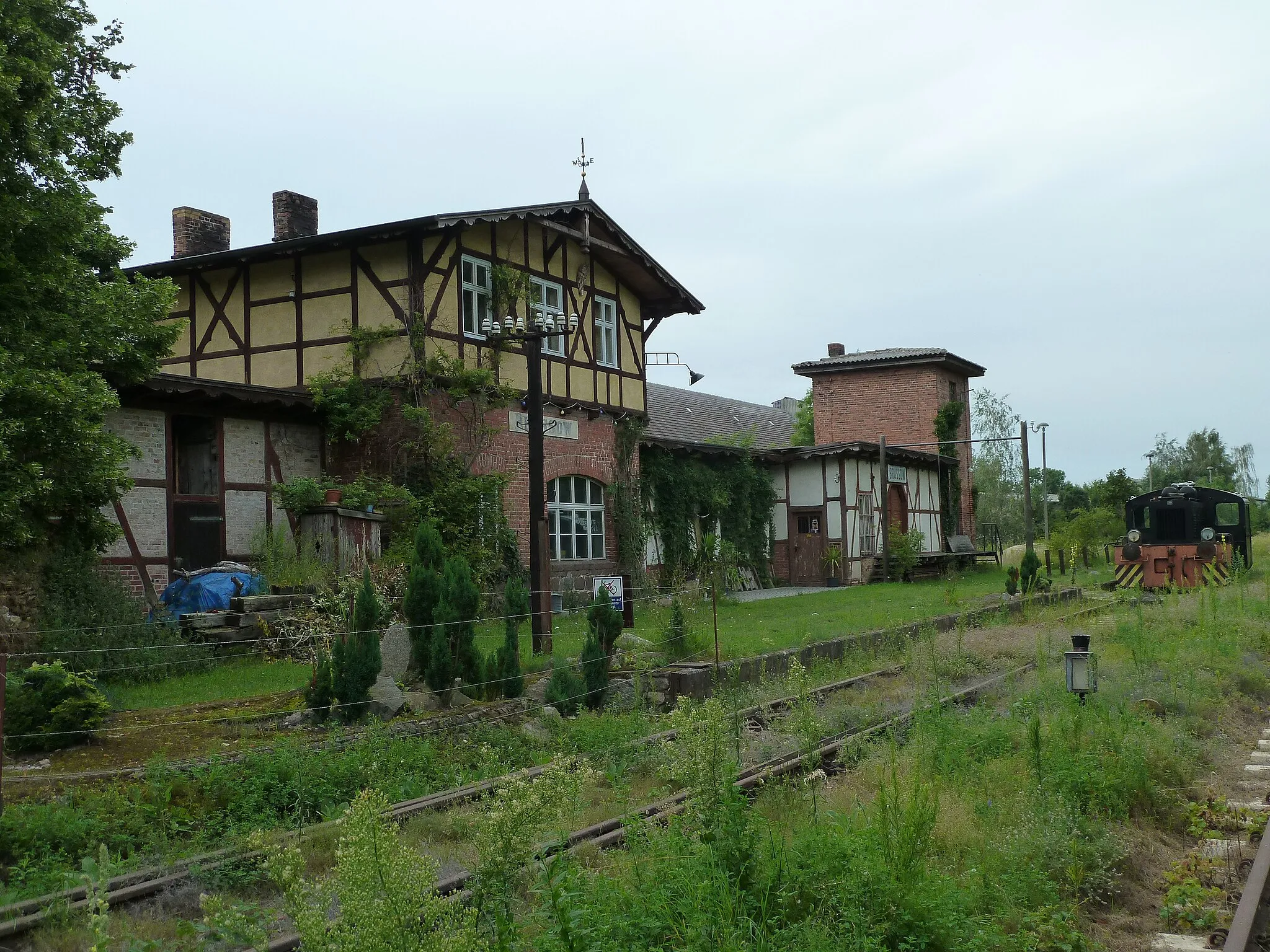 Photo showing: Former Brüssow train station