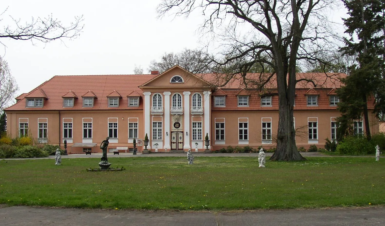 Photo showing: Palace in Wusterhausen-Bantikow in Brandenburg, Germany