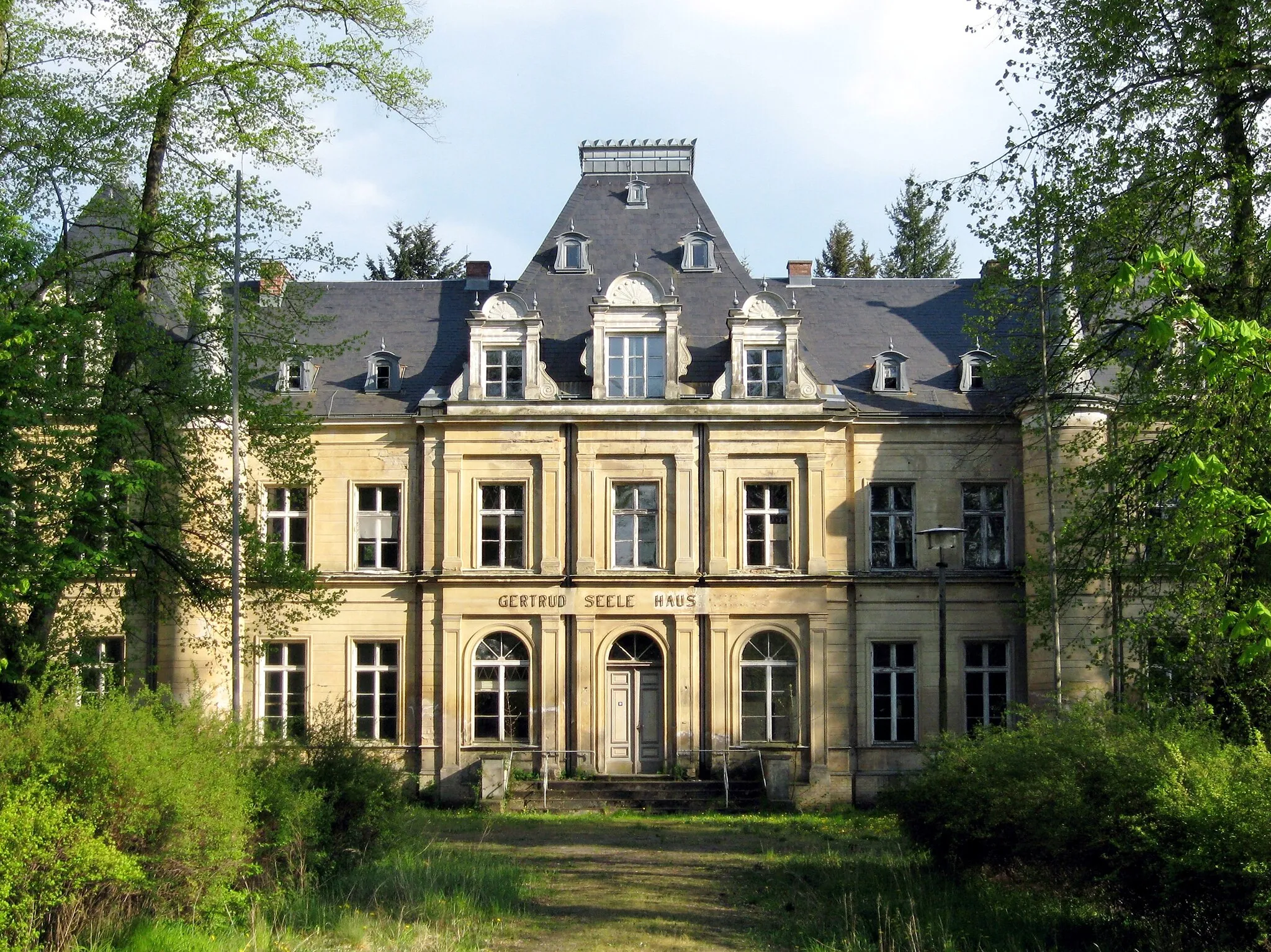 Photo showing: Schloss des Ortes Lanke in der Gemeinde Wandlitz, Landkreis Barnim, Land Brandenburg, Deutschland