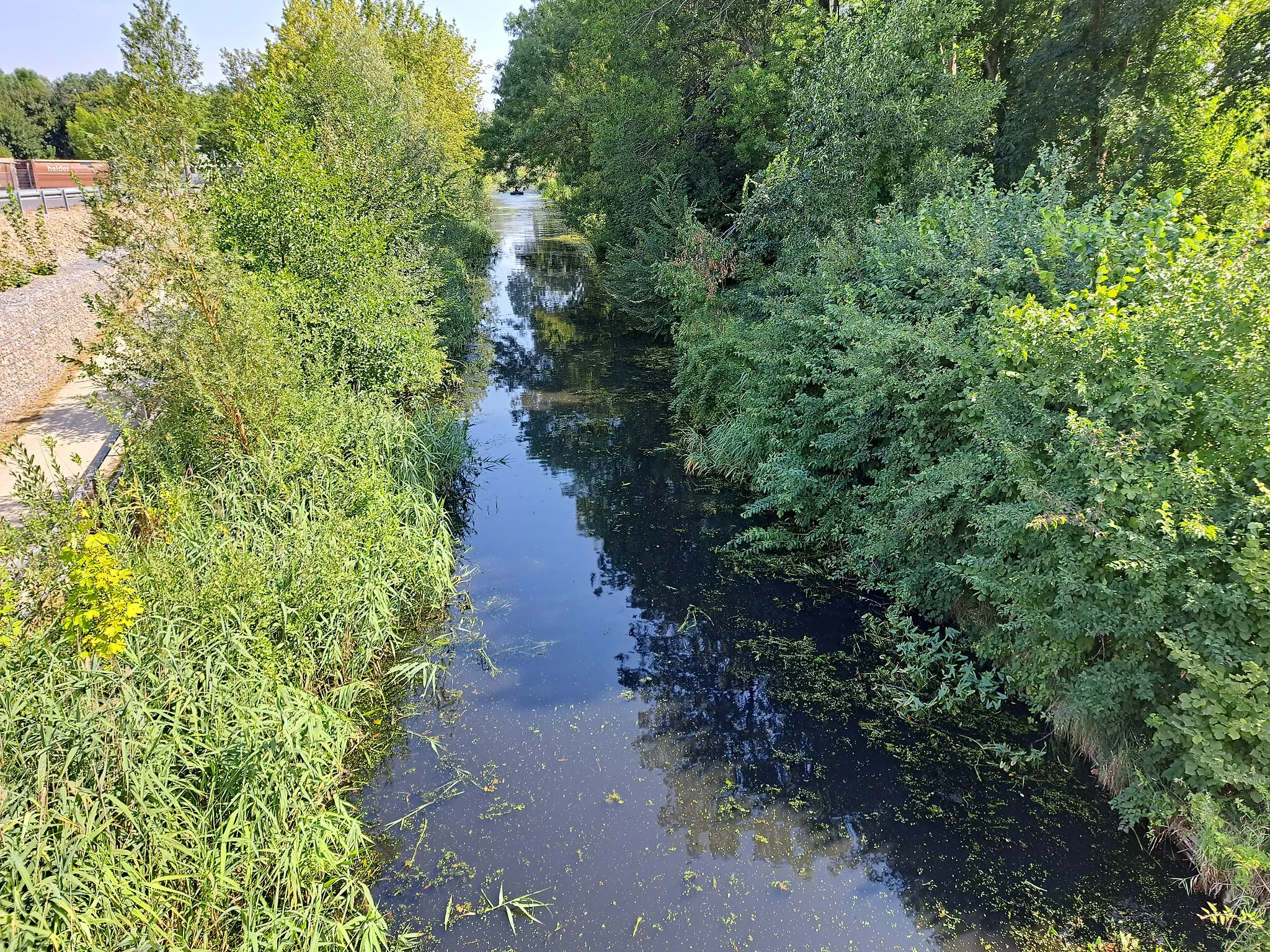 Photo showing: Nottekanal Abschnitt Mellensee bis Zossen.‎ Die Notte ist ein linker Nebenfluss der Dahme in den Landkreisen Teltow-Fläming und Dahme-Spreewald im Bundesland Brandenburg (Deutschland). Sie entspringt südlich von Sperenberg und mündet unterhalb der Schleuse Neue Mühle in Königs Wusterhausen in die Dahme-Wasserstraße. Die Notte ist Landeswasserstraße.