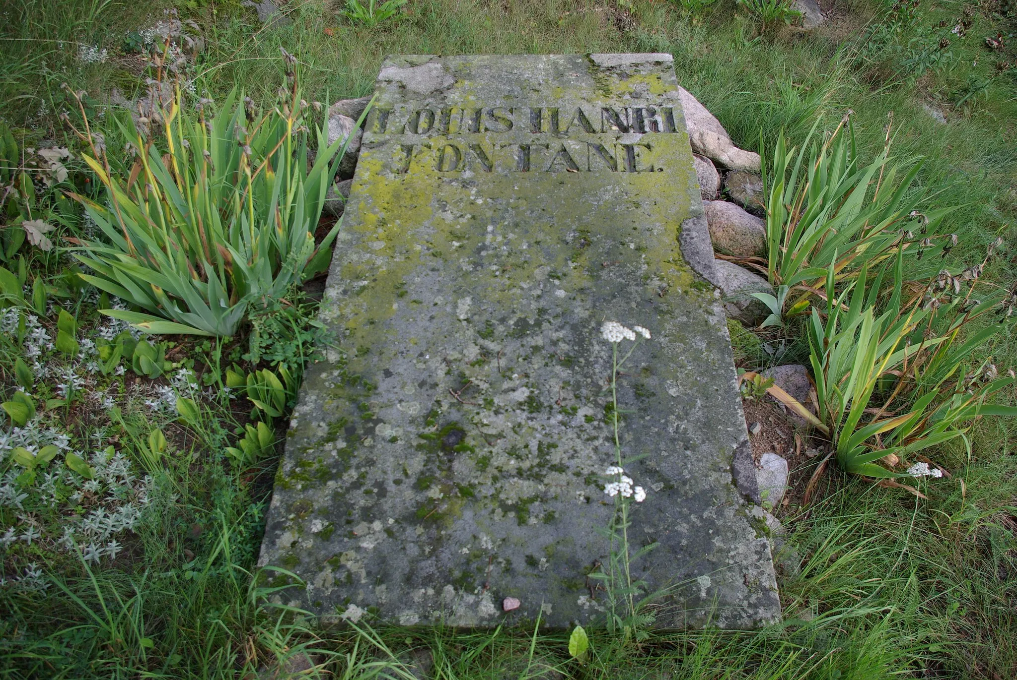 Photo showing: Bad Freienwalde in Brandenburg. Das Grabmal von Louis Henri Fontane befindet sich auf dem Friedhof des Ortsteils Neutornow. Das Grabmal ist denkmalgeschützt.