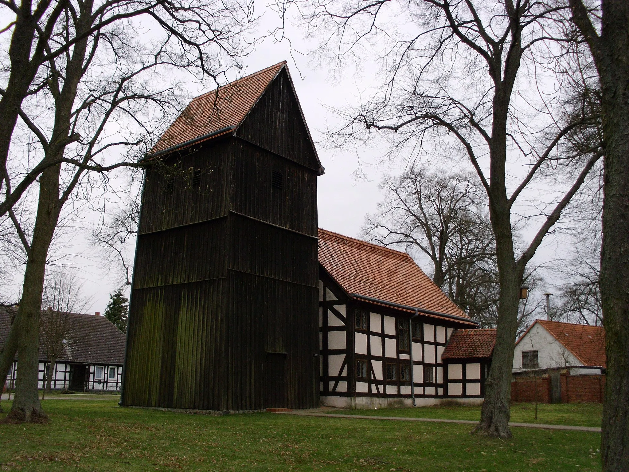 Photo showing: South-western view of Rägelin church, Temnitzquell municipality, Ostprignitz-Ruppin district, Brandenburg state, Germany