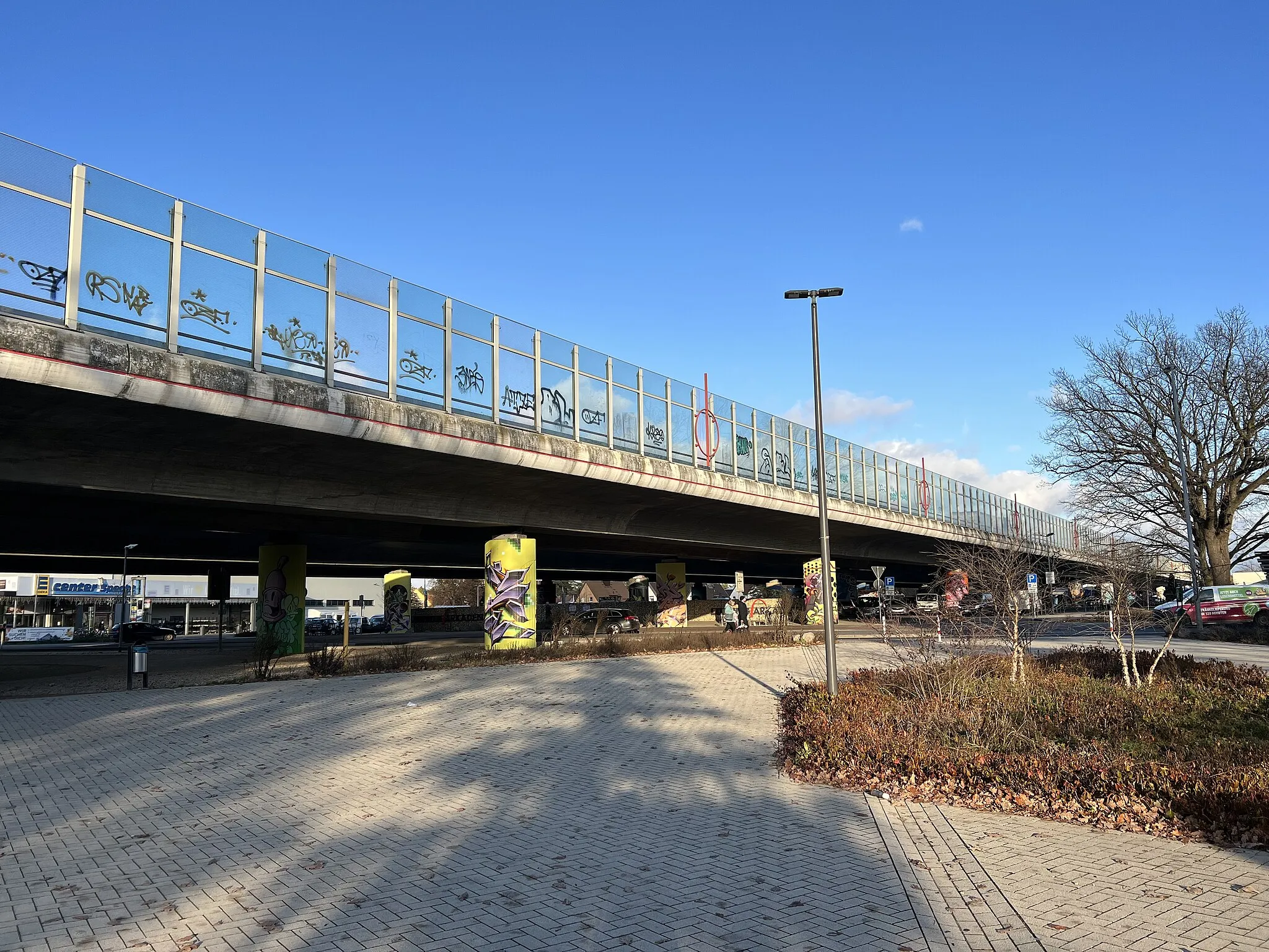 Photo showing: Ludwigsfelder Brücke der Bundesautobahn 10 in Ludwigsfelde, Landkreis Teltow-Fläming (Brandenburg)