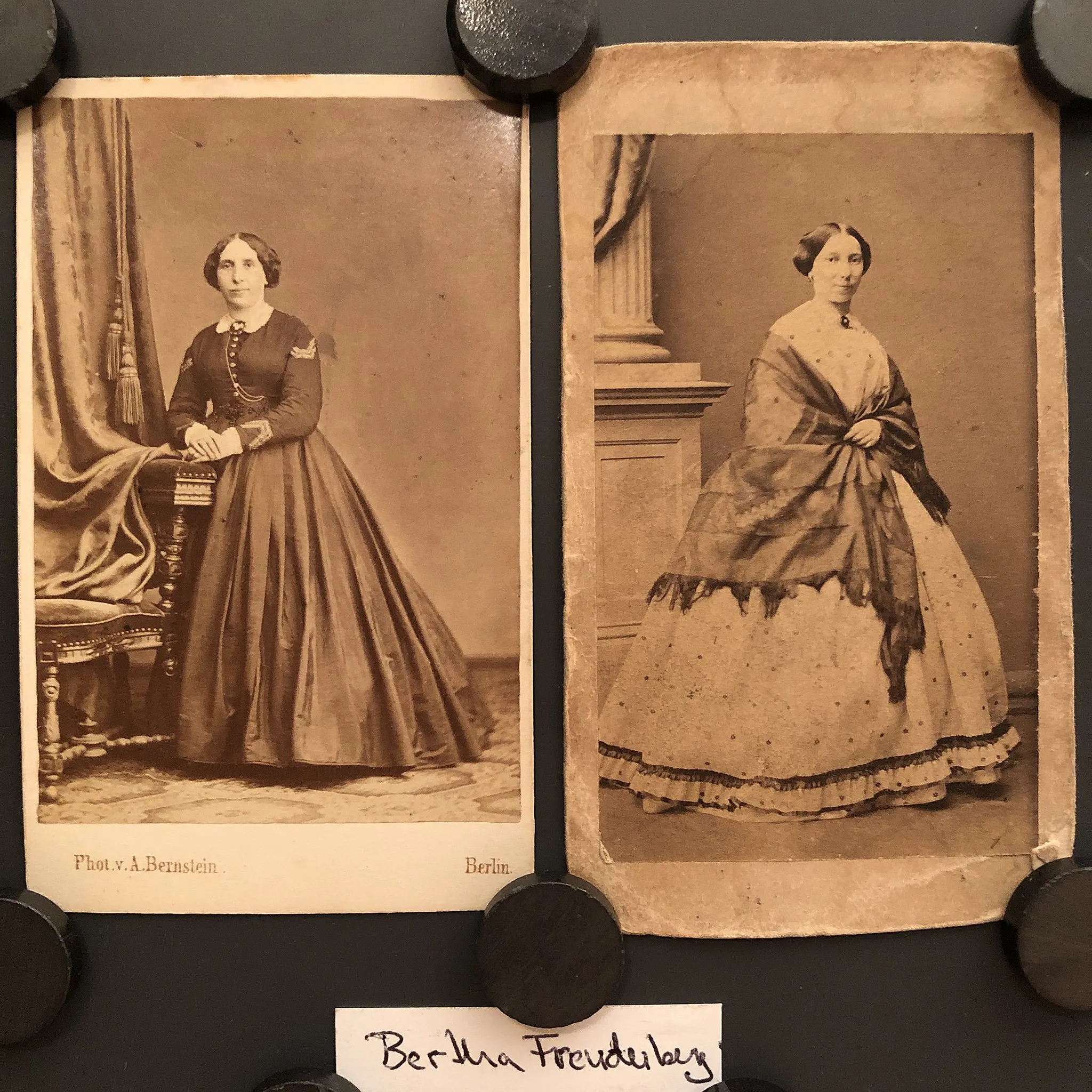 Photo showing: Bertha Abraham (1828-1888) Freudenberg pair of portraits circa 1870