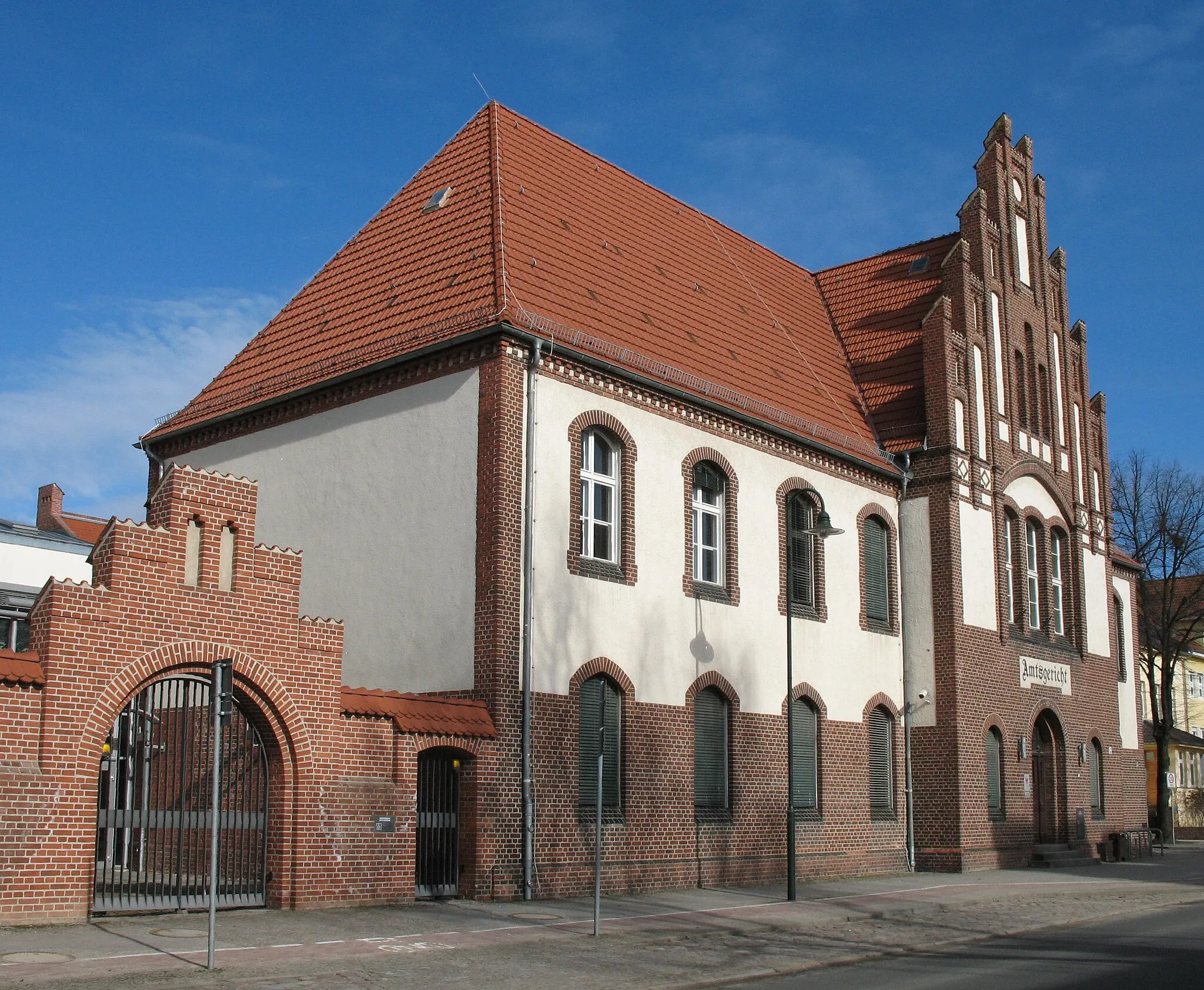 Photo showing: Local District Court in Bernau in Brandenburg, Germany