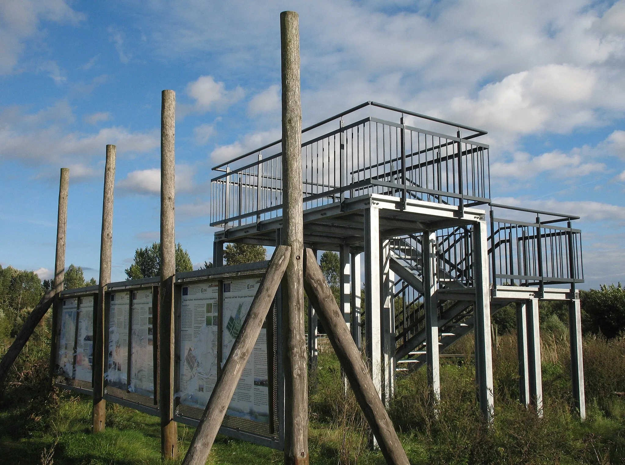 Photo showing: View tower in Panketal-Hobrechtsfelde in Brandenburg, Germany