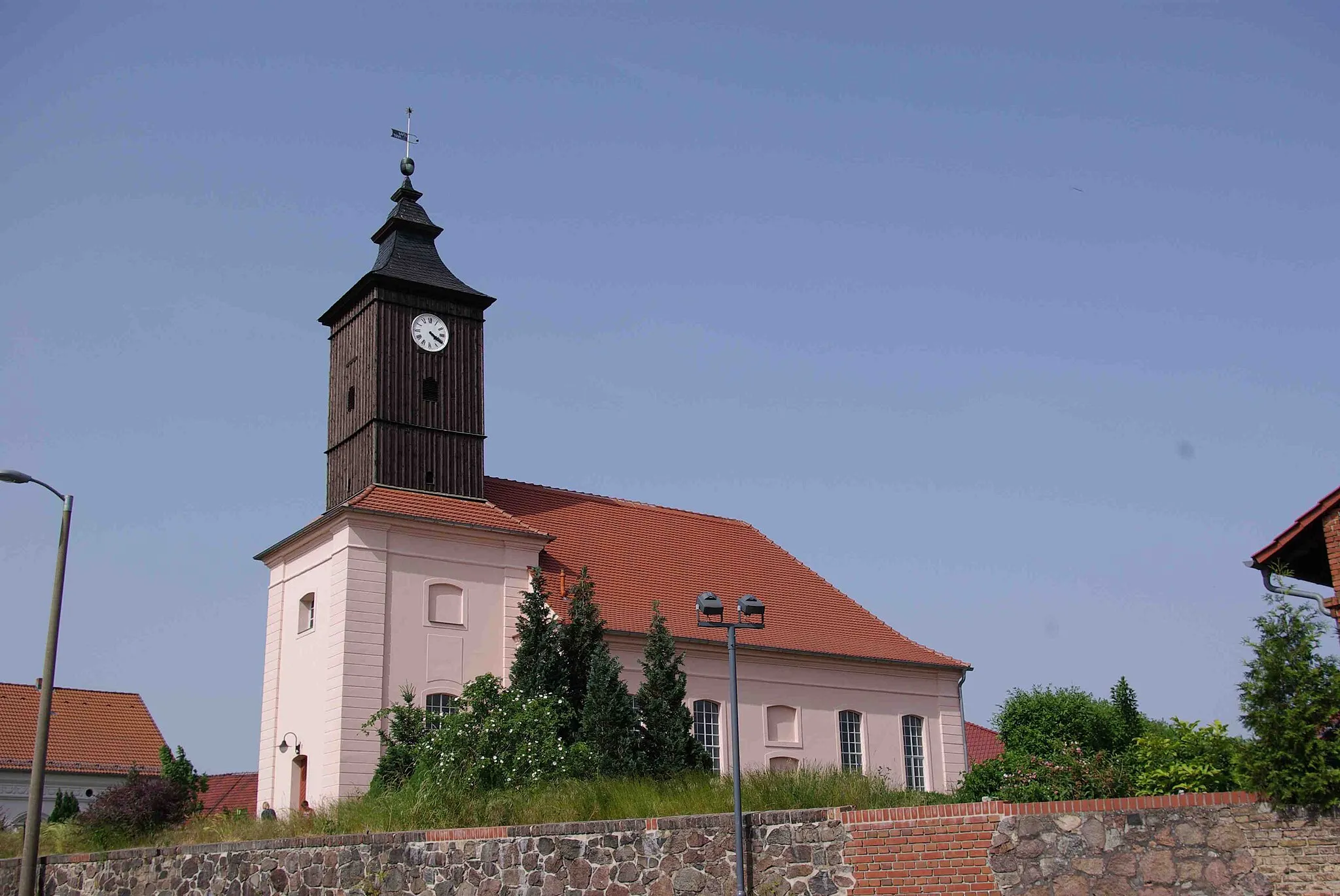Photo showing: Ludwigsfelde in Brandenburg, Ortsteil Wietstock. Die barocke Kirche steht unter Denkmalschutz.