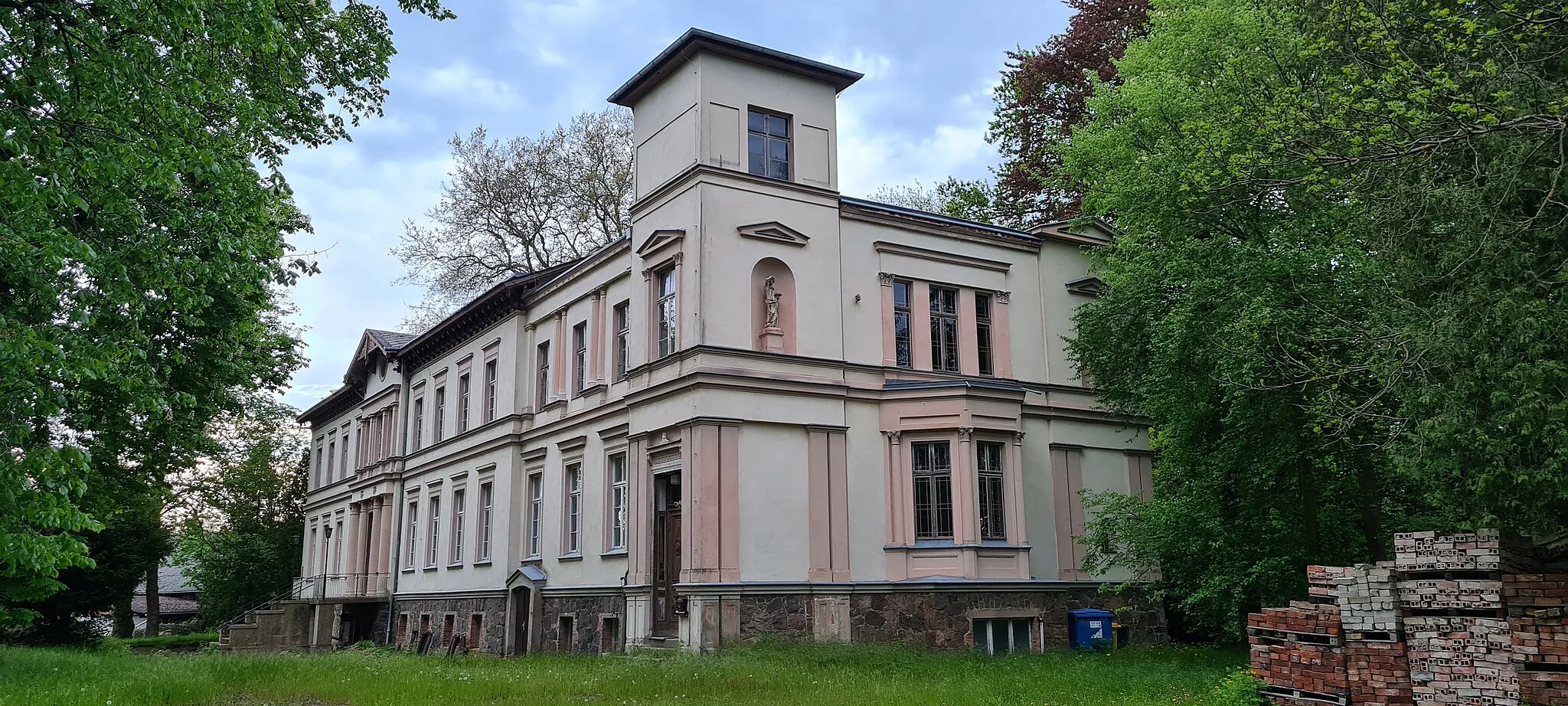 Photo showing: Schloss Booßen 2021