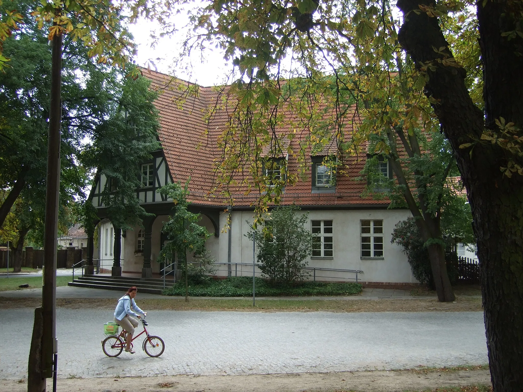 Photo showing: Former school in Kiestow, borrough of Frankfurt (Oder), Germany.