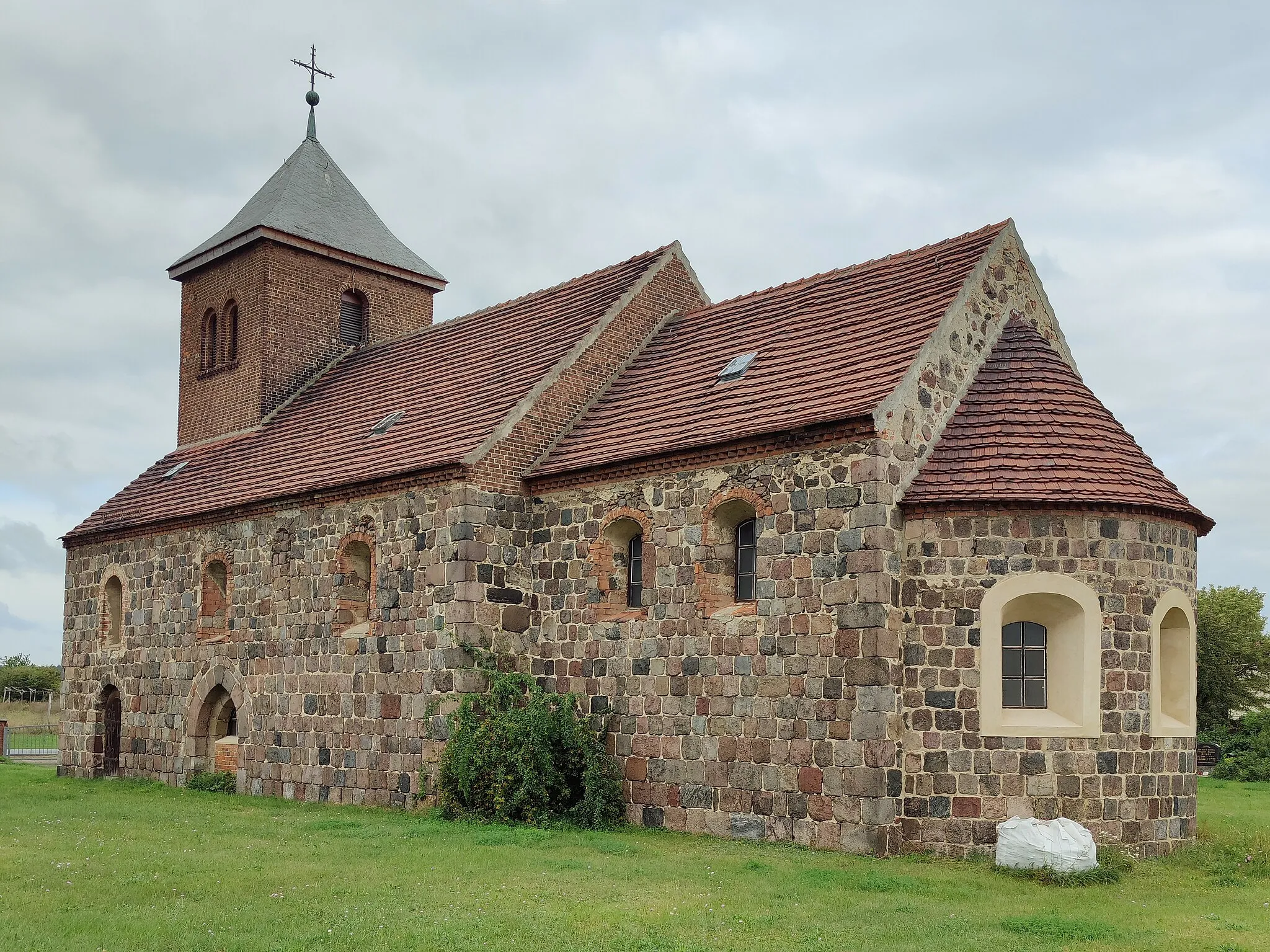 Photo showing: Dorfkirche Niederwerbig, Gemeinde Mühlenfließ, Landkreis Potsdam-Mittelmark, Brandenburg, Deutschland