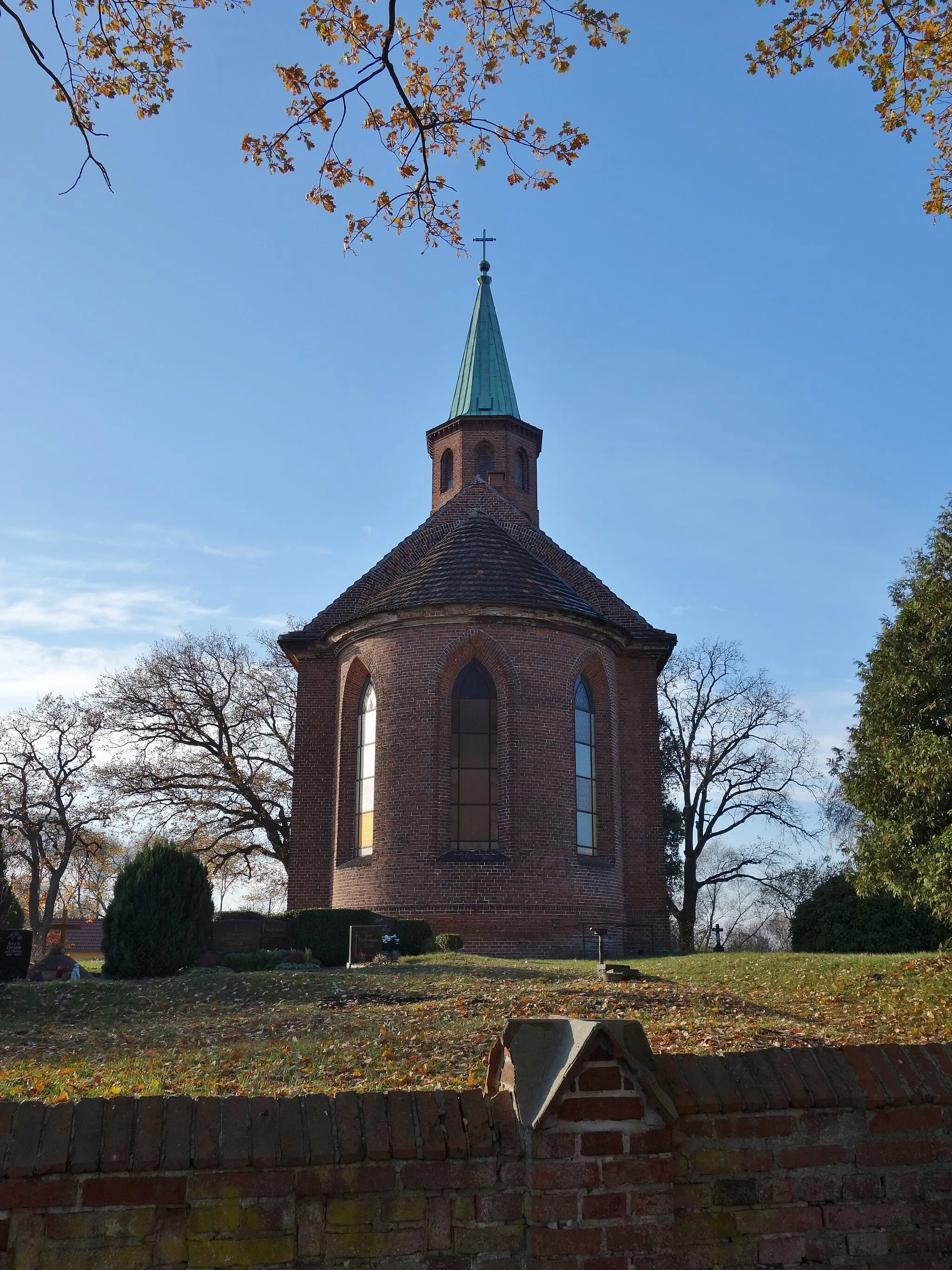 Photo showing: Eastern view of church in Parey, Havelaue municipality, Havelland district, Brandenburg state, Germany