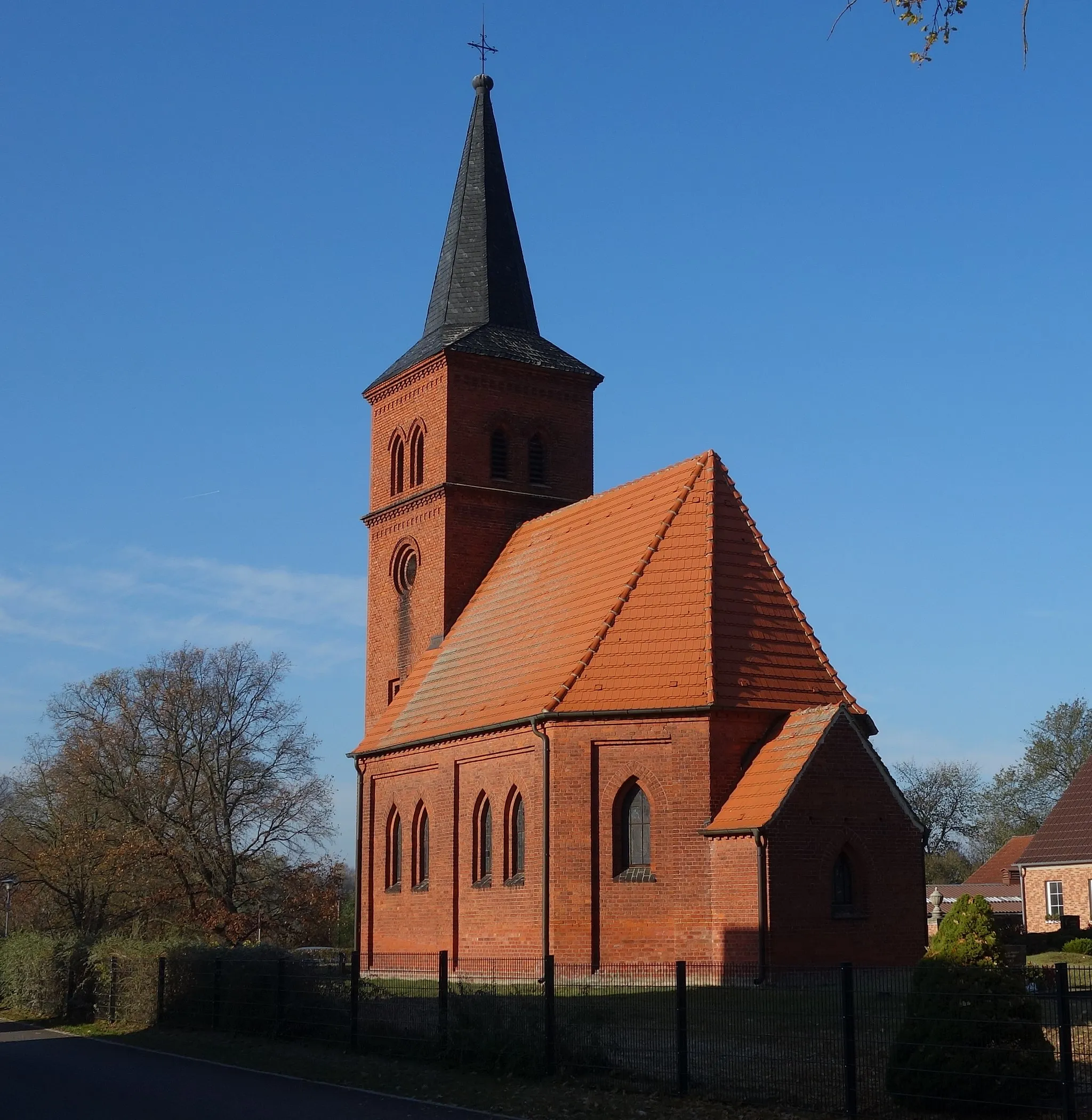 Photo showing: South-eastern view of church in Prietzen, Havelaue municipality, Havelland district, Brandenburg state, Germany