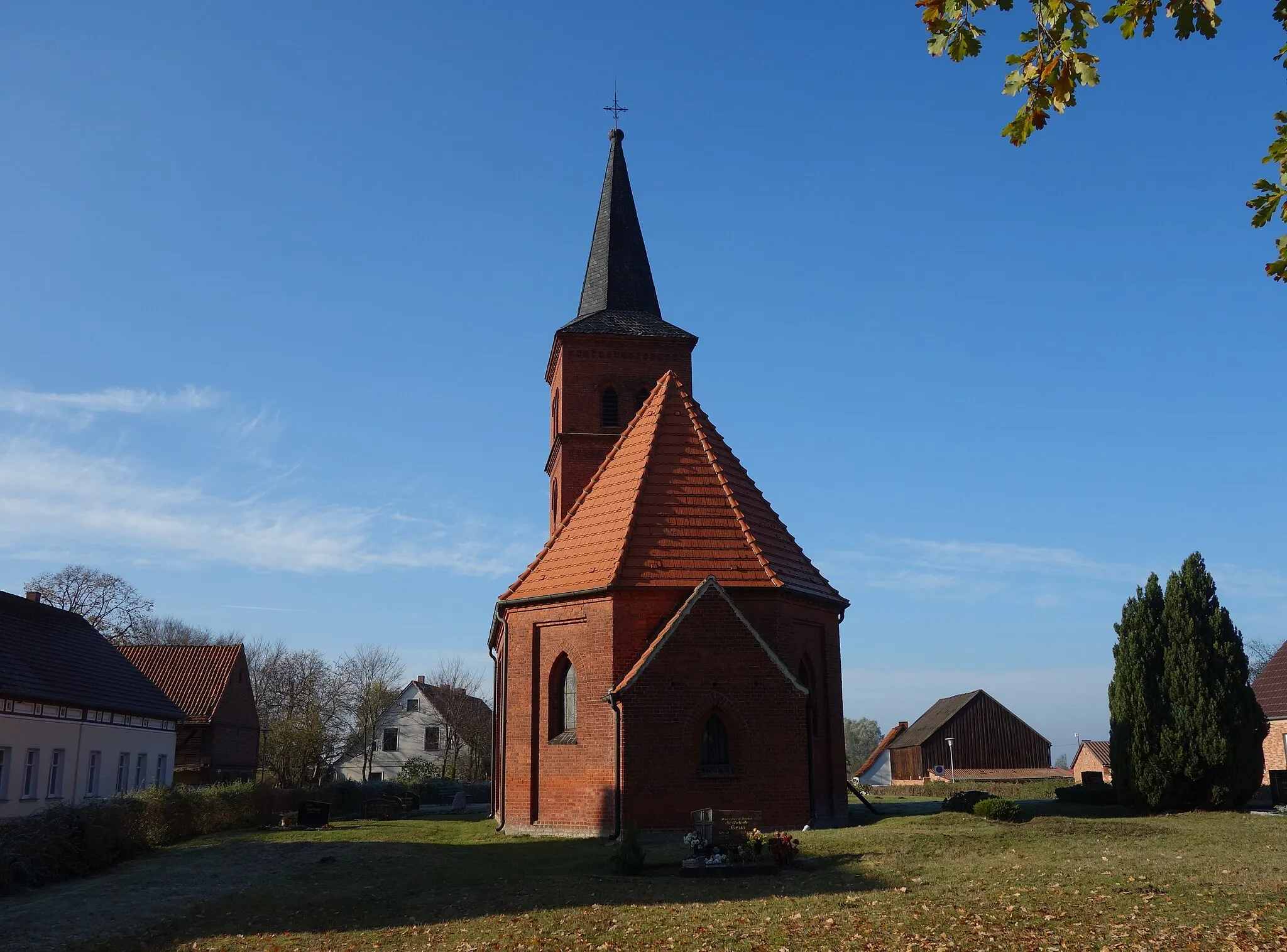 Photo showing: Eastern view of church in Prietzen, Havelaue municipality, Havelland district, Brandenburg state, Germany