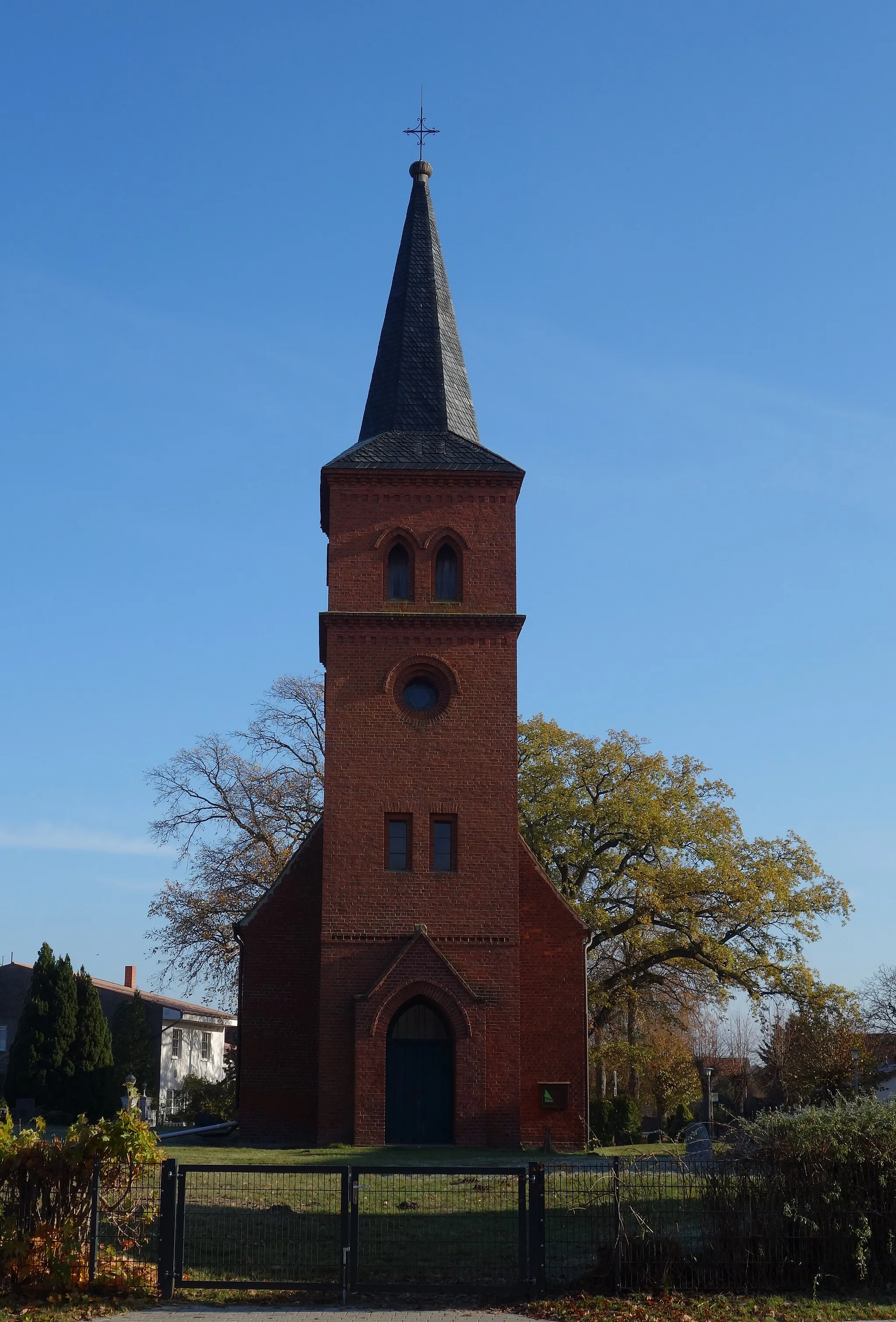 Photo showing: Western view of church in Prietzen, Havelaue municipality, Havelland district, Brandenburg state, Germany