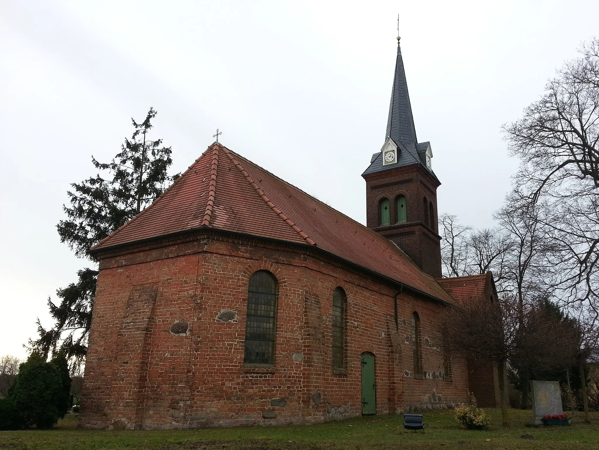 Photo showing: kirche schmerzke nordost