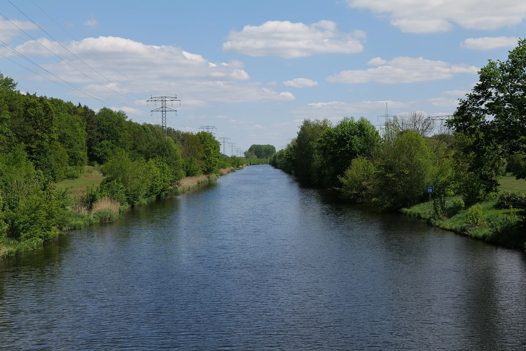 Photo showing: Havelkanal von der Brücke in Alt-Brieselang aus nach Osten am 15. Mai 2020.