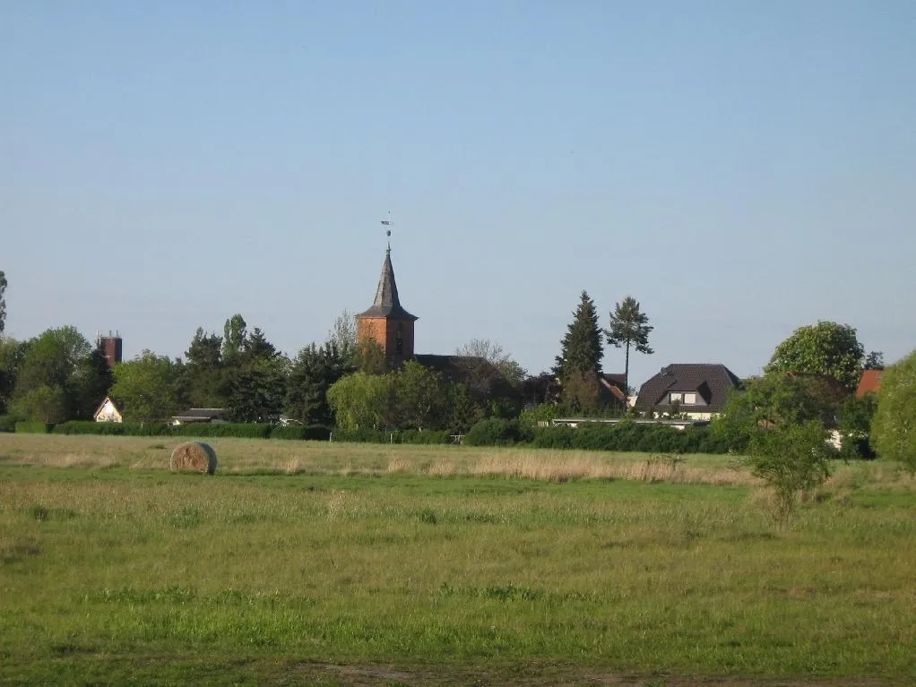 Photo showing: Blick von den Havelwiesen auf Döberitz bei Premnitz (Brandenburg, Germany)