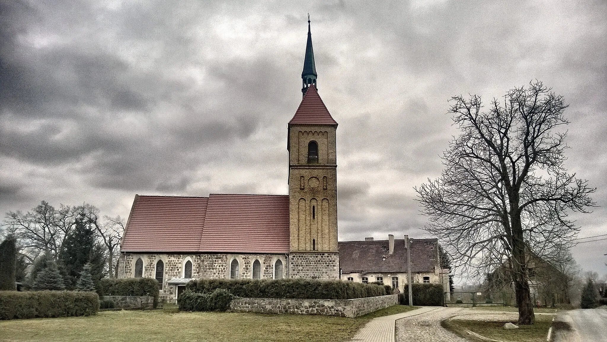 Photo showing: Stare Objezierze - kościół