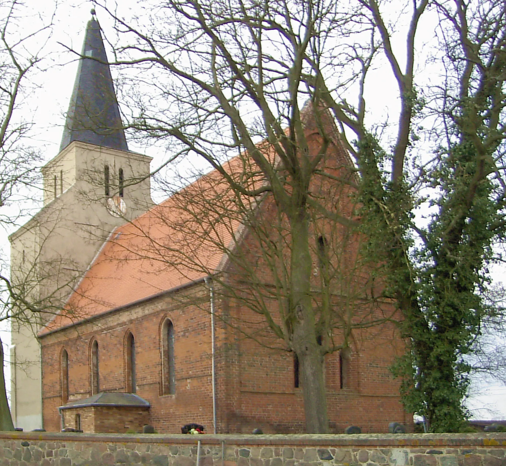 Photo showing: Backsteinkirche in Hohengüstow