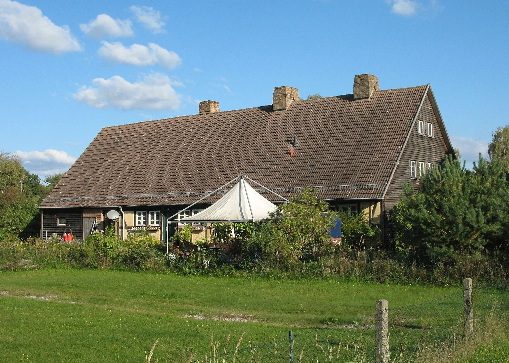 Photo showing: Building in Fehrbellin-Zietenhorst in Brandenburg, Germany